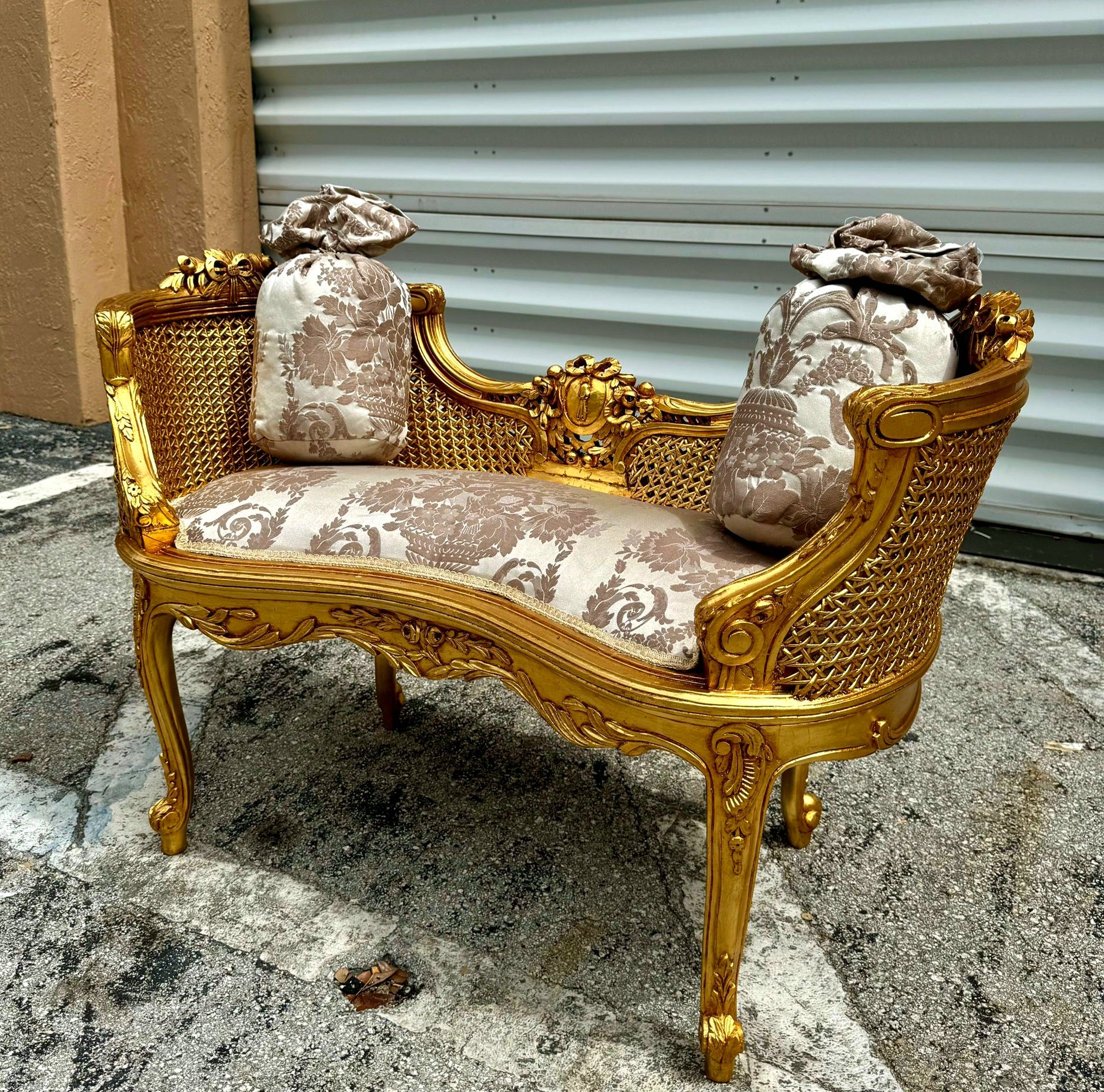 Bench Light Brown Damask French Style Gold Details Rococo Baroque Furniture
