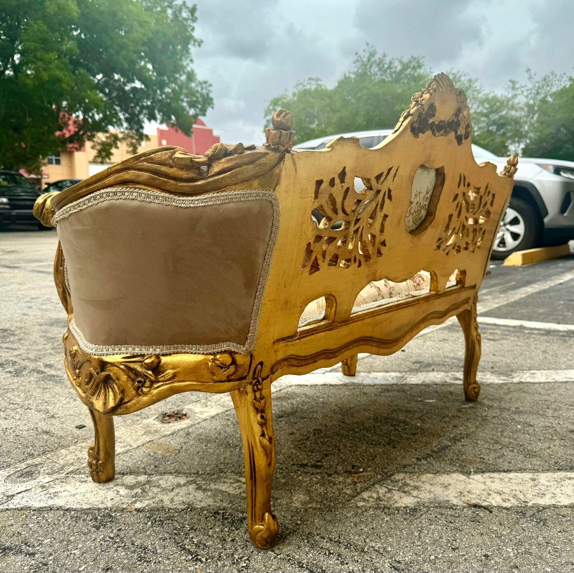 French Style Settee/Sofa Gold Leaf Details Damask Fabric