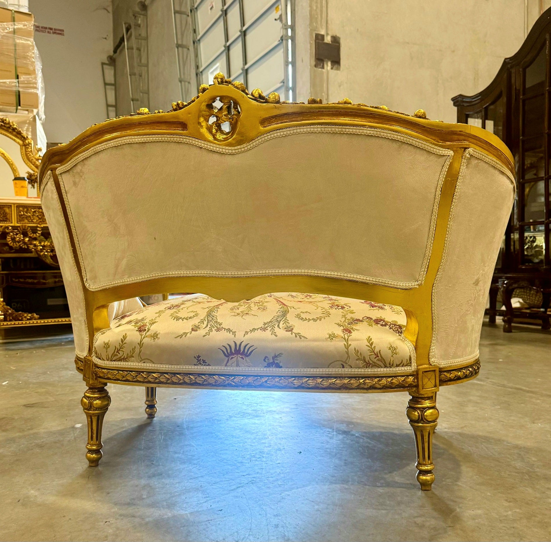 French Style Beige White Damask Fabric Sofa/Settee Interior Design