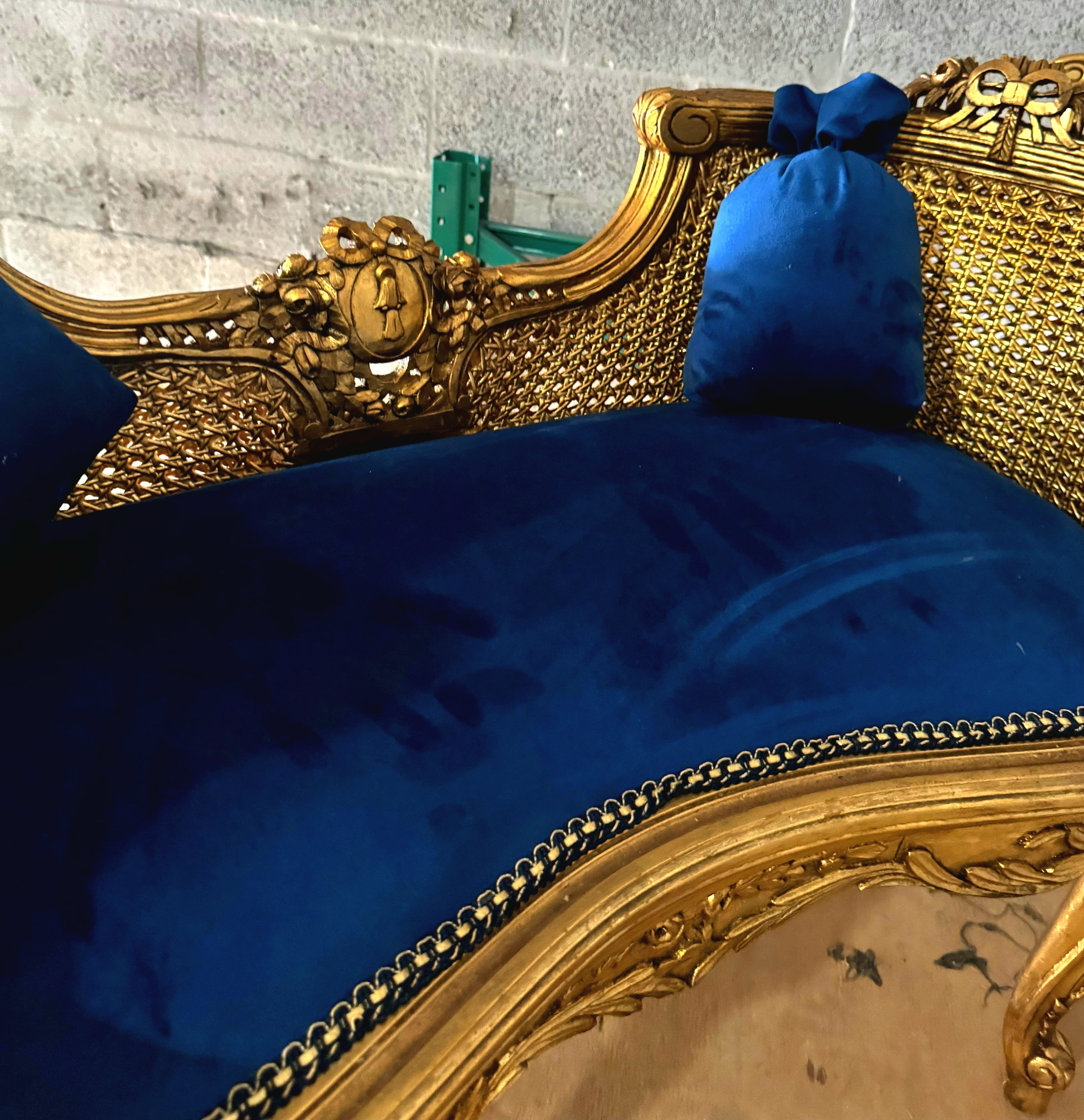 French Louis XVI Gold Leaf Frame Small Bench – Velvet Upholstery with Pillows