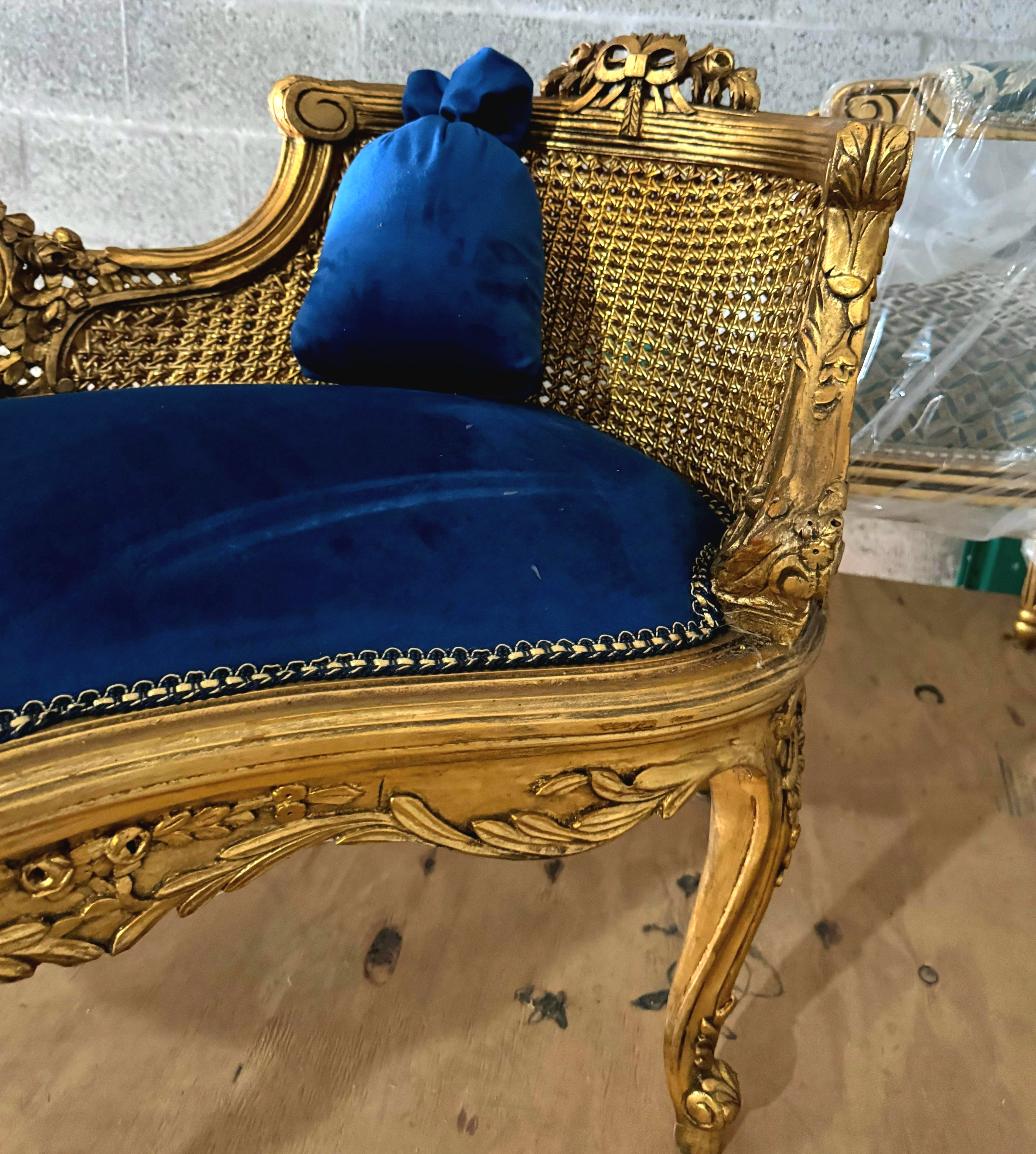 French Louis XVI Gold Leaf Frame Small Bench – Velvet Upholstery with Pillows