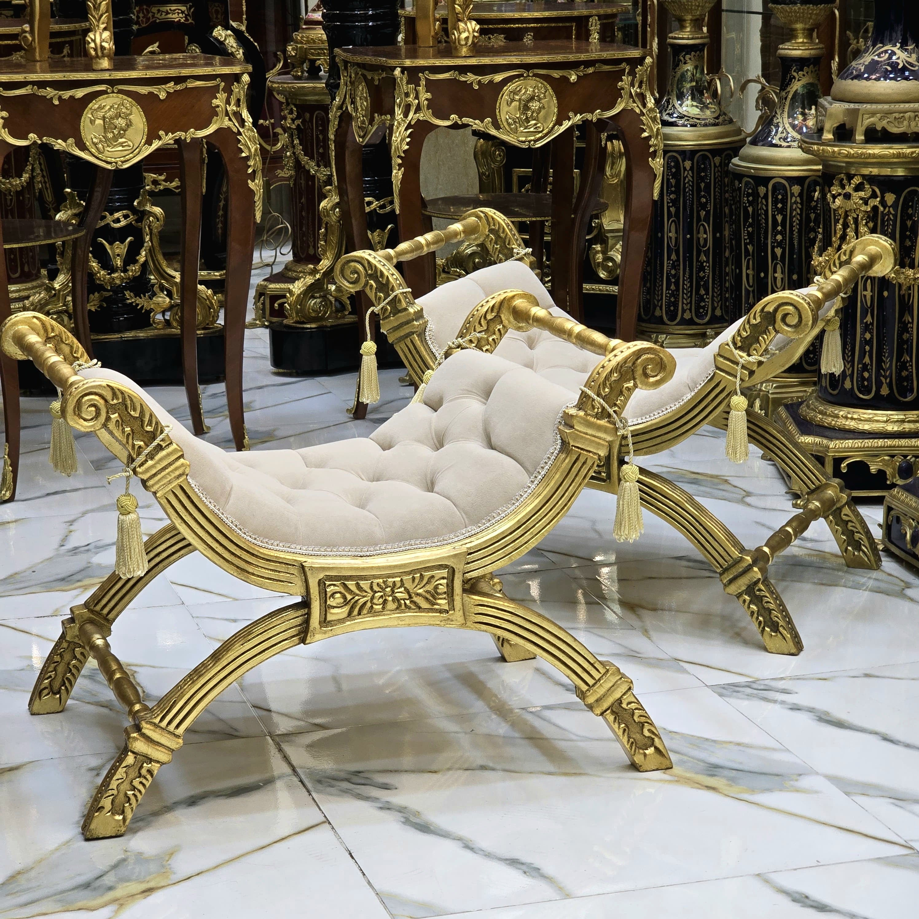 Baroque Style Bench – Beige White Tufted Velvet Upholstery with Gold Leaf Details