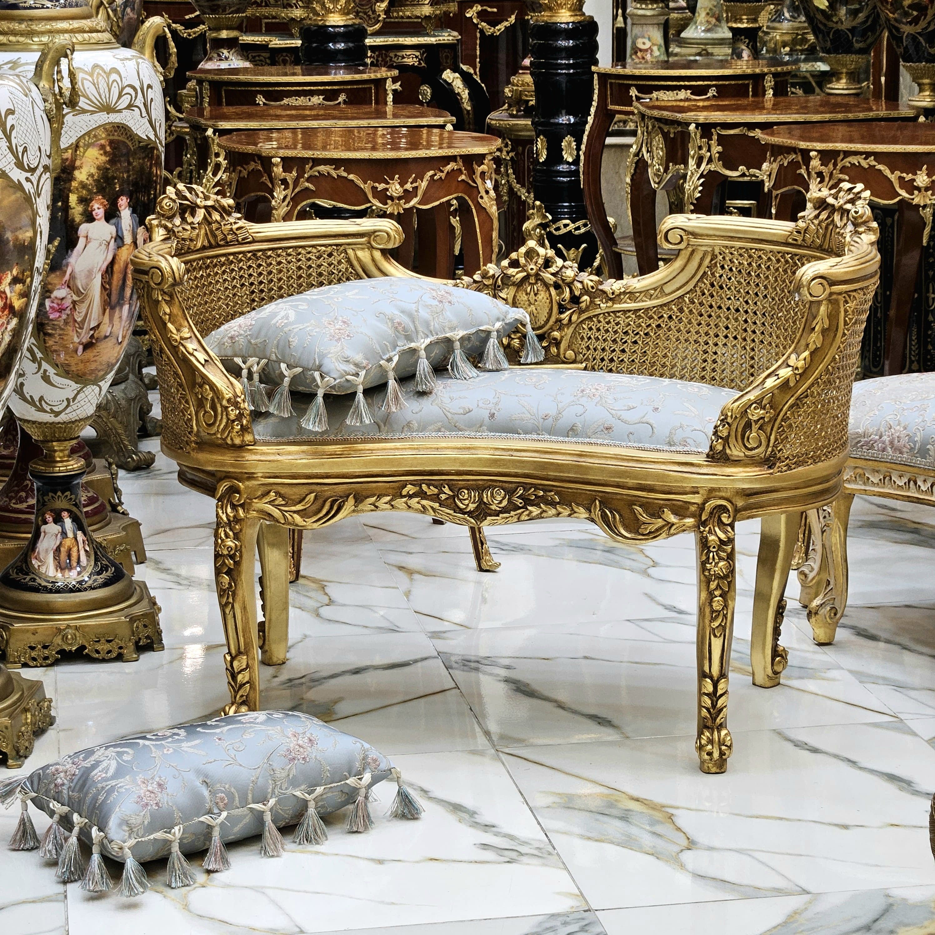 French Style Bench – White Damask Upholstery with Gold Leaf Details