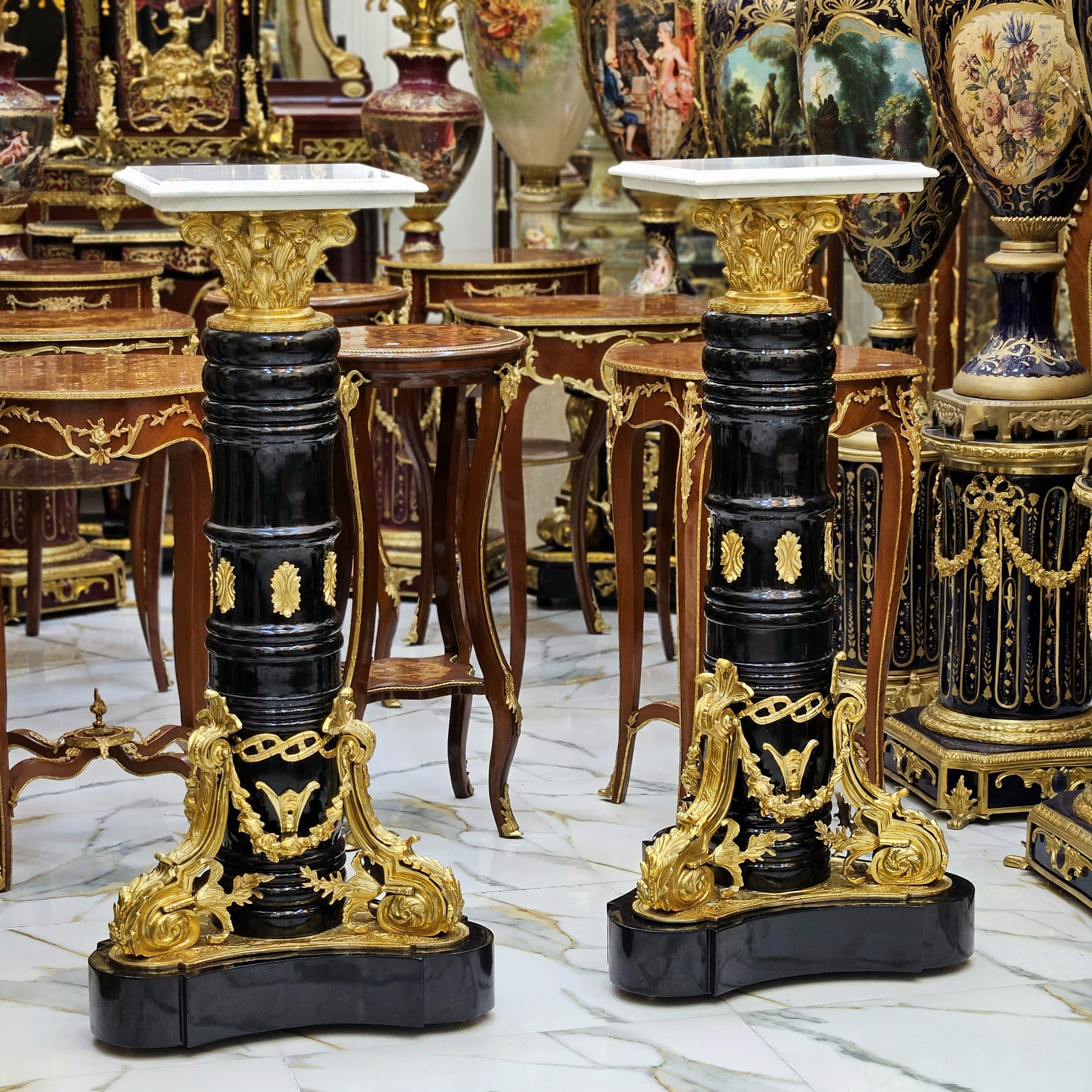 1980s Rococo Style Marble Topped Black Pedestal Column With Gold Leaf Details