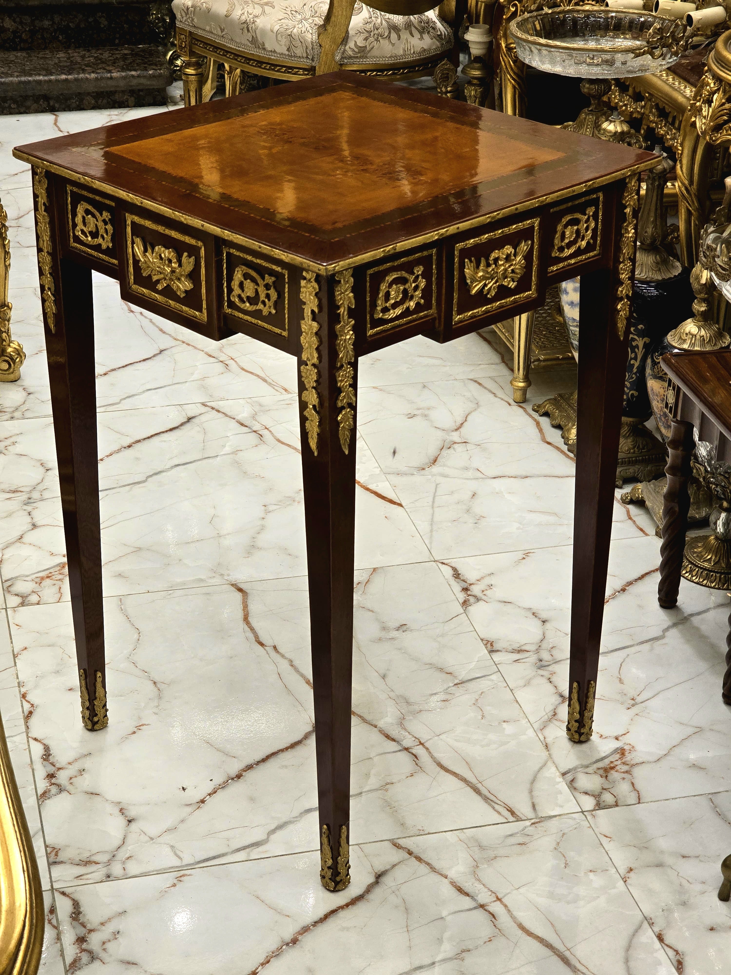 Italian Style Side Table – Gold Leaf Accents on Wood, Elegant Design
