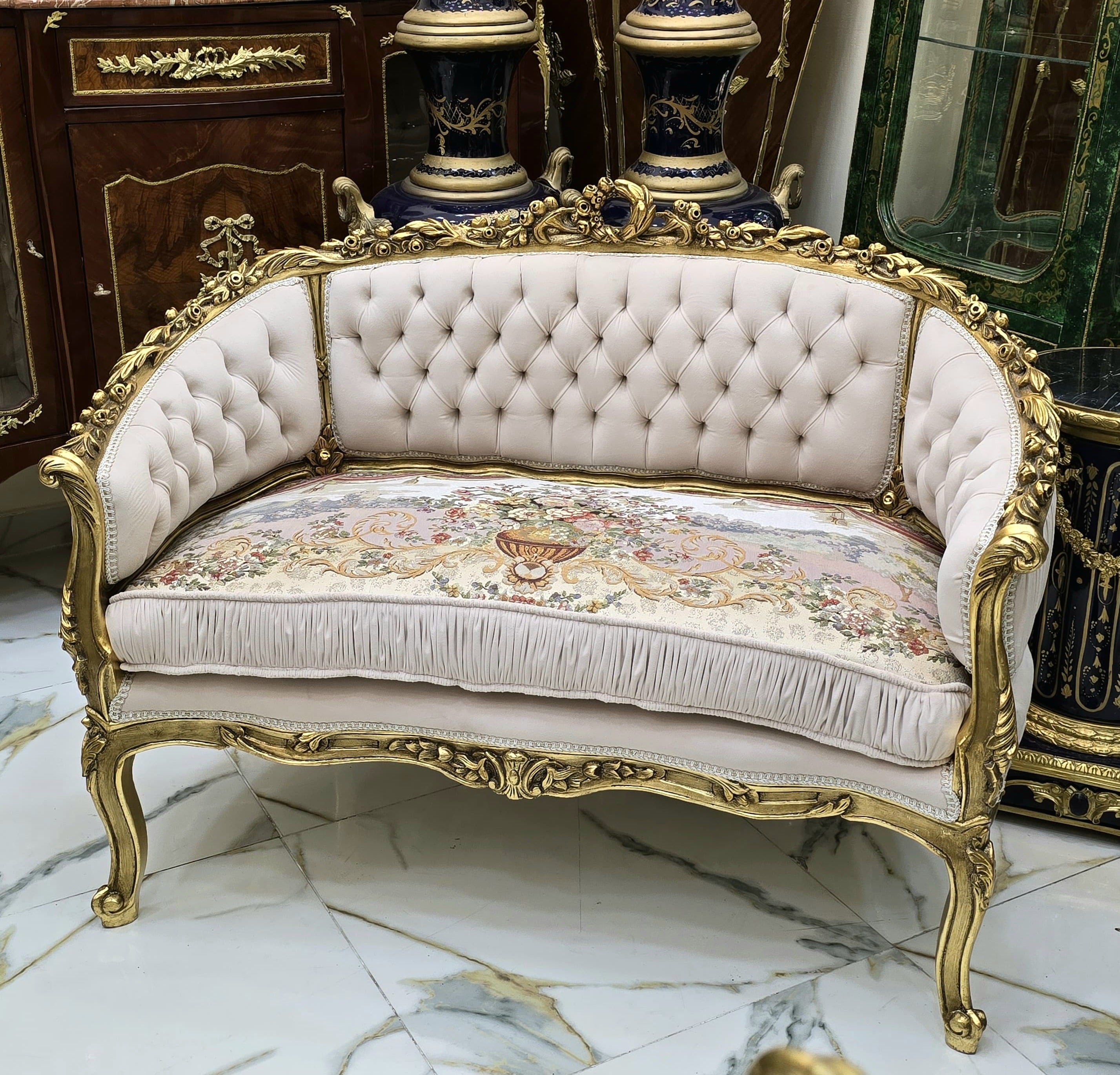 Italian Style Beige & White Damask Sofa with Gold Leaf Details – Classic French-Inspired Design