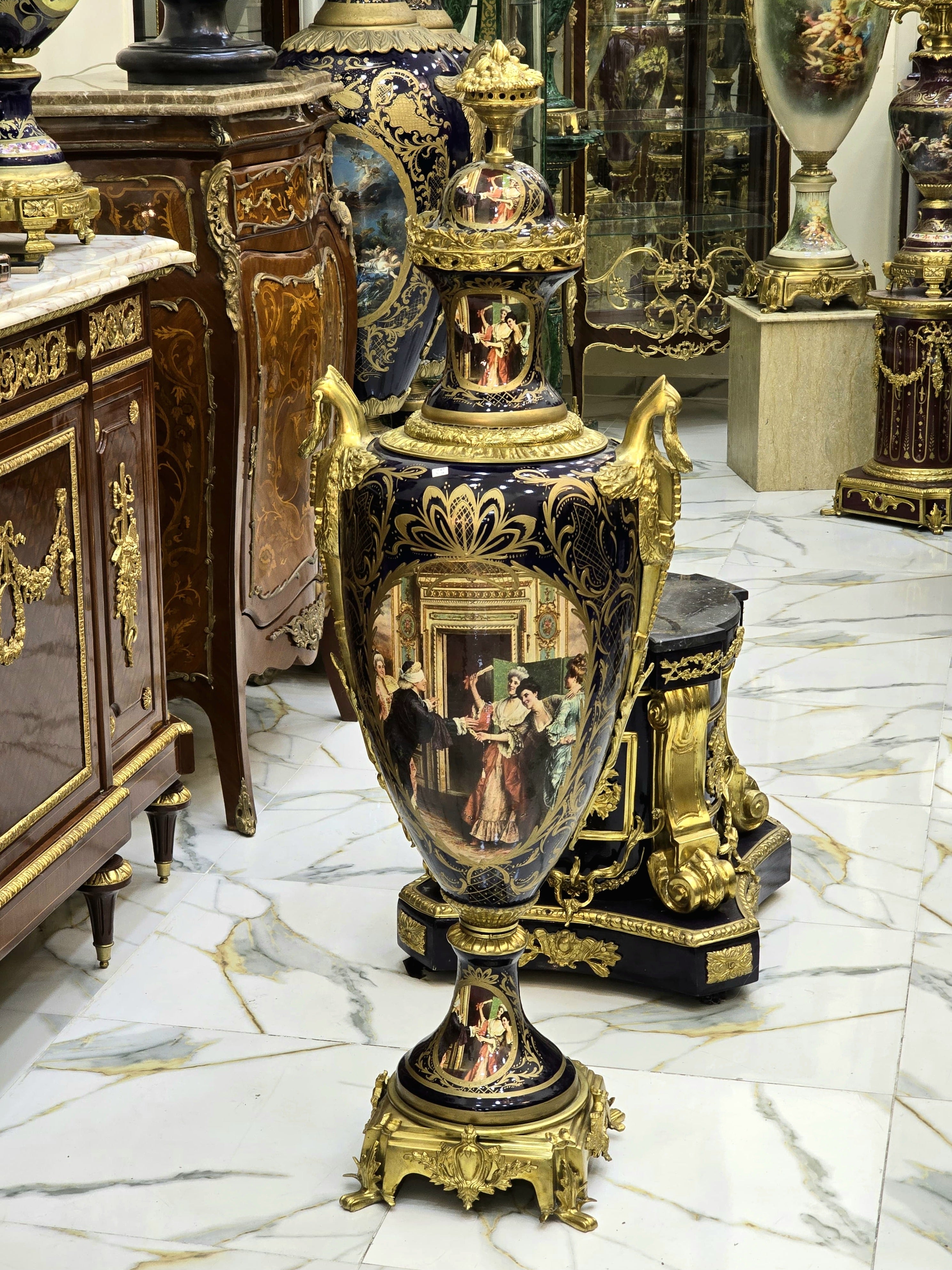 Black Porcelain Vase with Gold Leaf Details & Romantic Courting Scene – French Style Ornate Decorative Vase