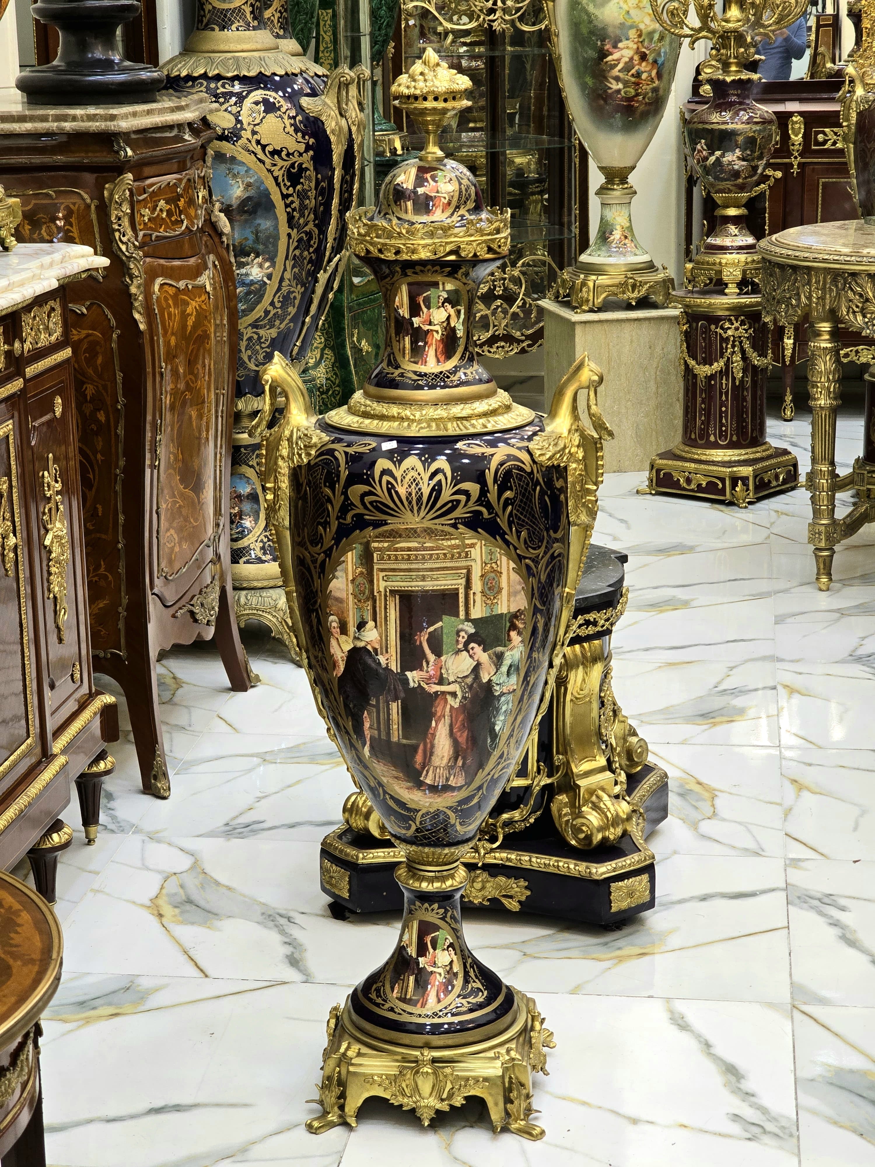 Black Porcelain Vase with Gold Leaf Details & Romantic Courting Scene – French Style Ornate Decorative Vase