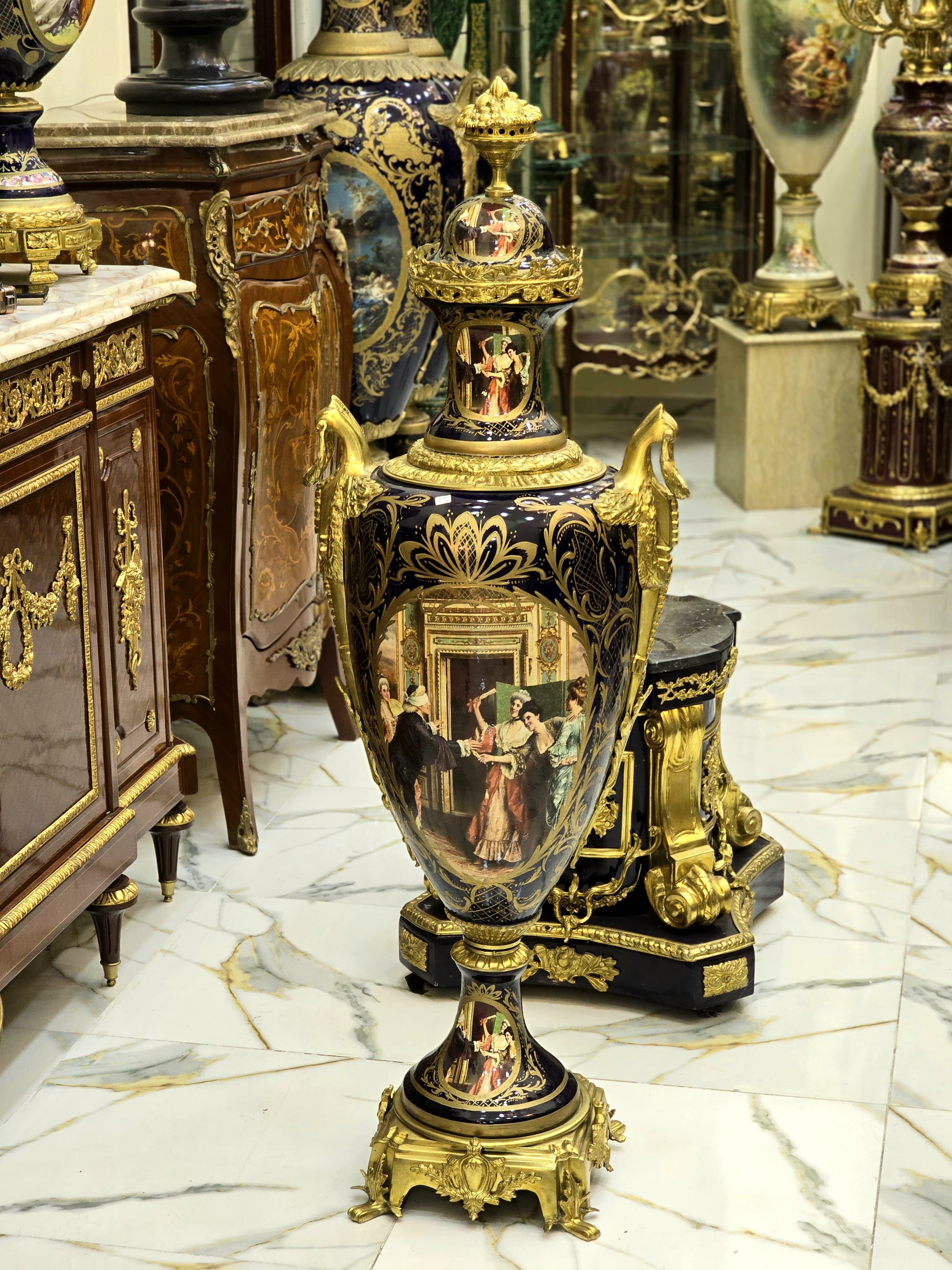 Black Porcelain Vase with Gold Leaf Details & Romantic Courting Scene – French Style Ornate Decorative Vase