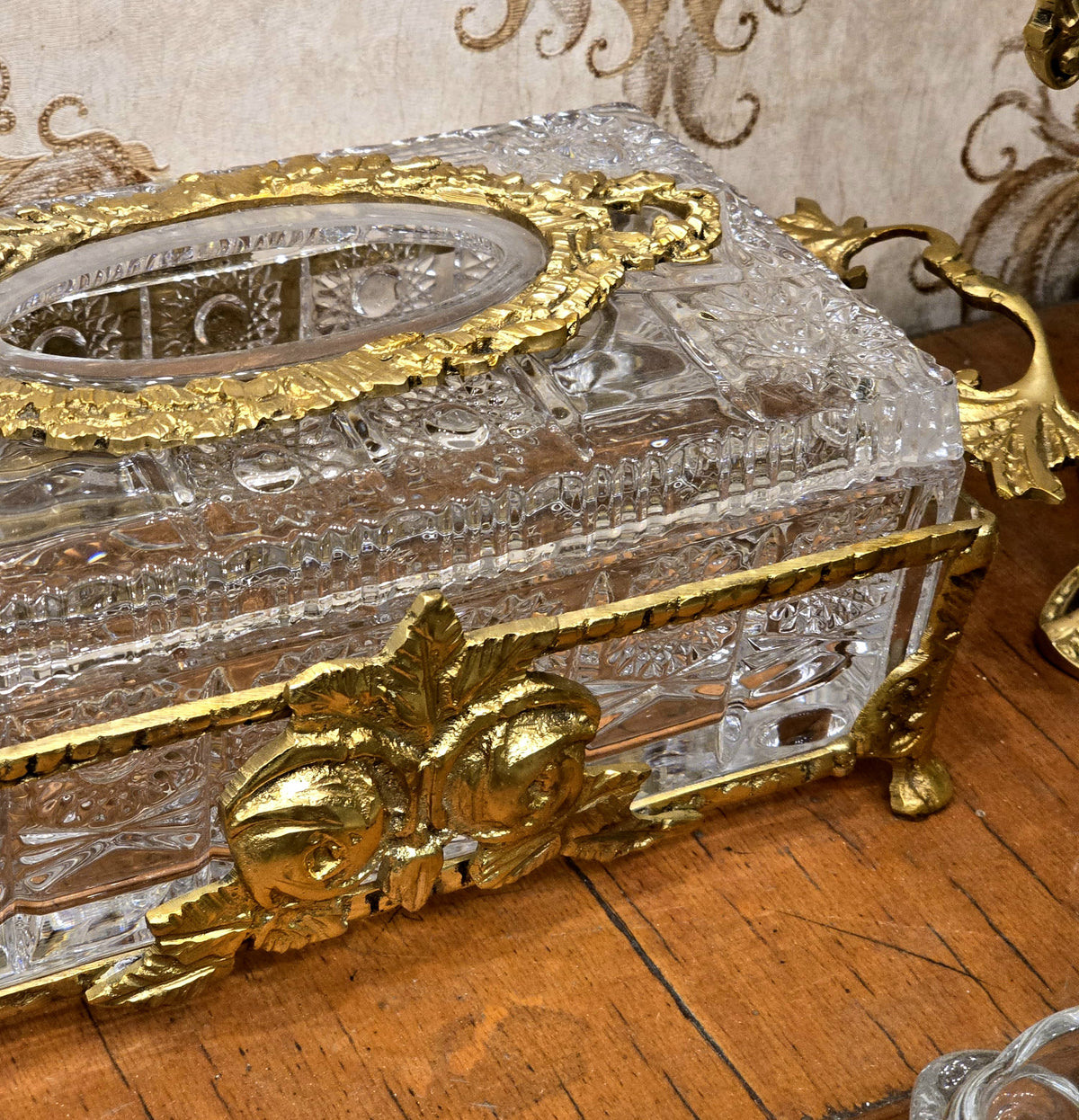 The Gilded Treasure – French-Inspired Crystal Jewelry Casket with Ornate Gold Detailing & Sculptural Handles