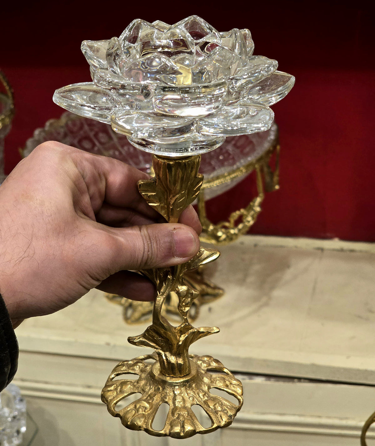 A Rose in Crystal – French-Inspired Glass Flower Candlestick with Sculptural Gold-Tone Stem
