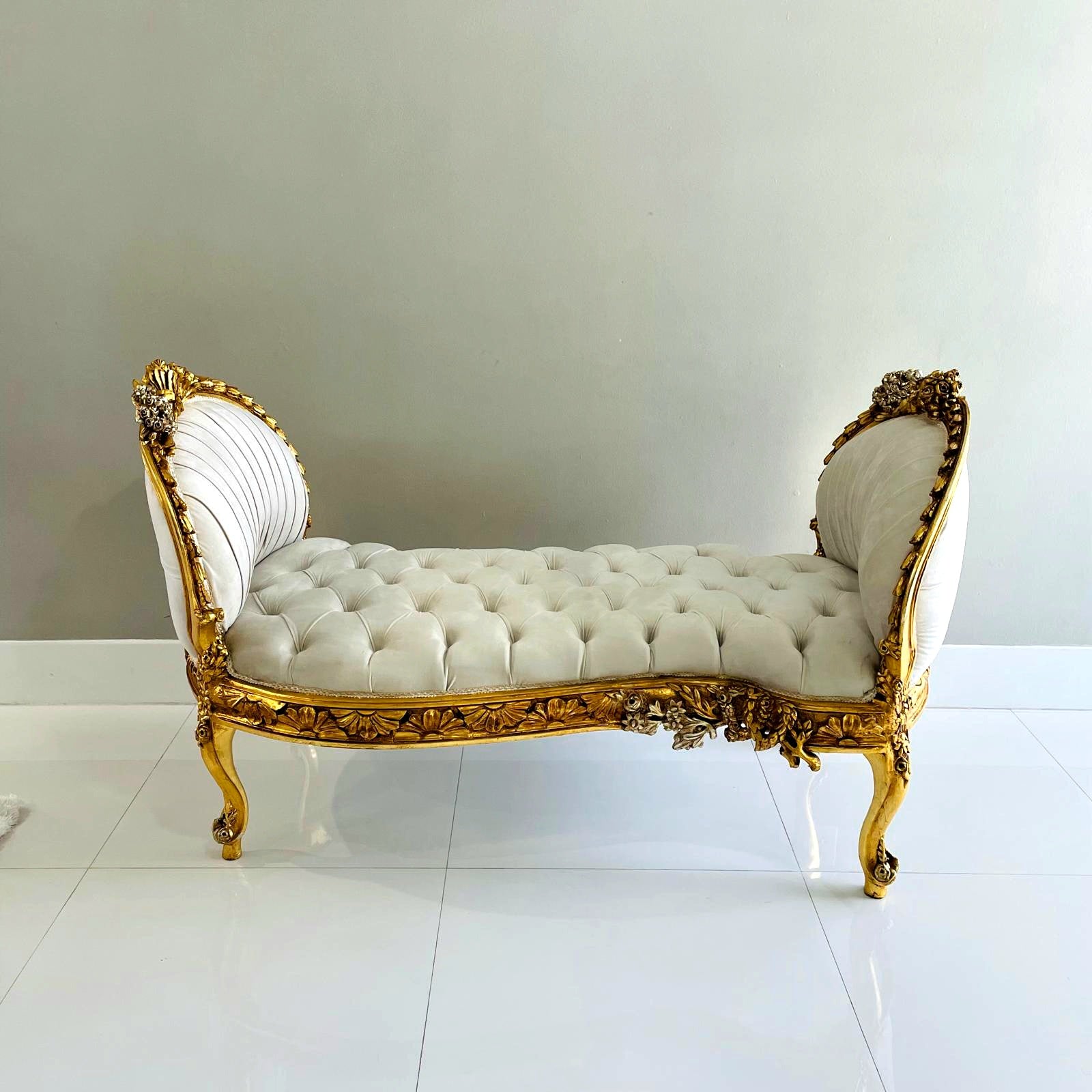 Antique French Marquis Tufted Bench – White Velvet Upholstery with Gold Leaf Details