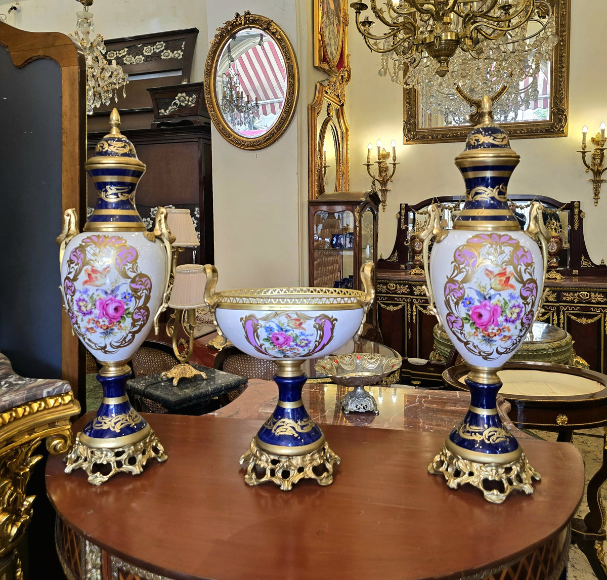 French-Inspired Porcelain Garniture Set – Two Covered Vases with Central Jardinière & Gilded Details
