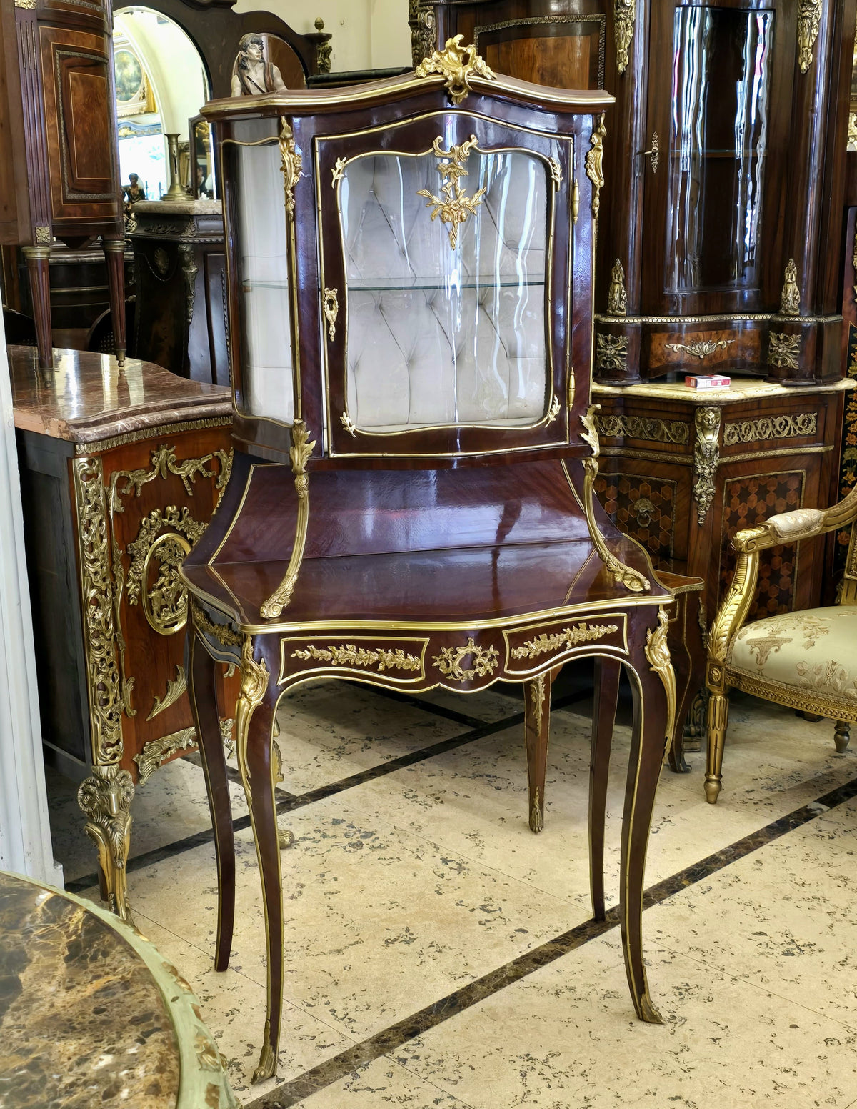 French-Inspired Louis XV Vitrine Cabinet – Gilded Bronze Details, Glass Panels & Display Stand