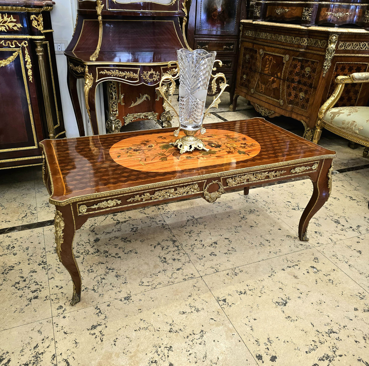 French-Inspired Louis XV Coffee Table – Rich Wood Finish with Intricate Gilded Details
