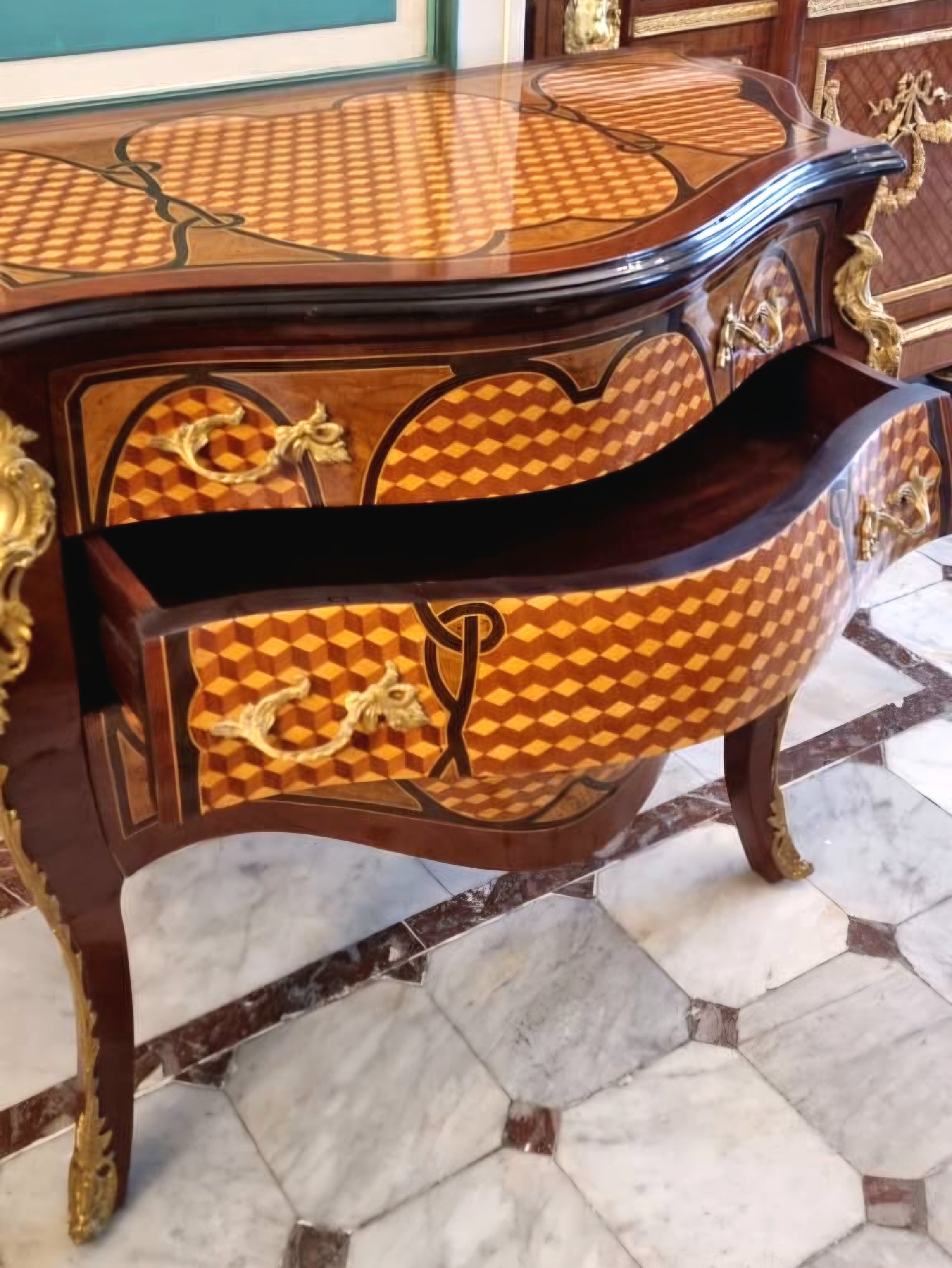 French Rococo Bombe Commode – Rich Wood Marquetry, Gilded Bronze Details & Sculptural Curved Design