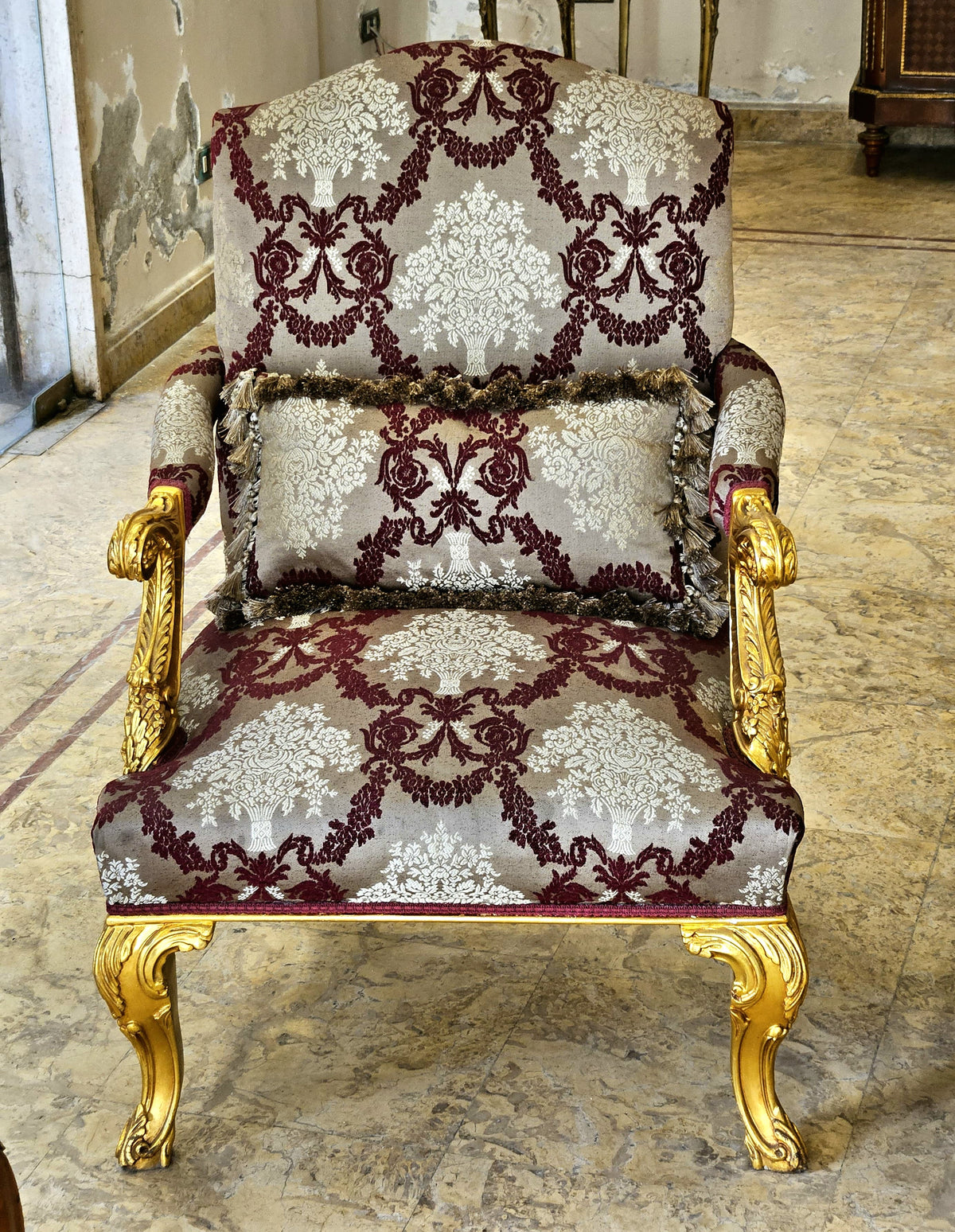 French-Style Damask Armchair – Burgundy & Cream Upholstery with Ornate Gold Leaf Frame