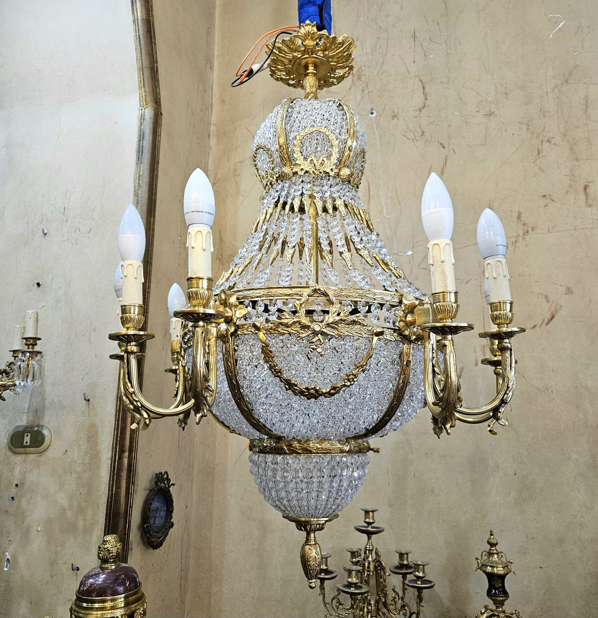 Grand French-Style Crystal Chandelier – Gilded Bronze Frame with Gold Leaf & Cascading Crystal Details