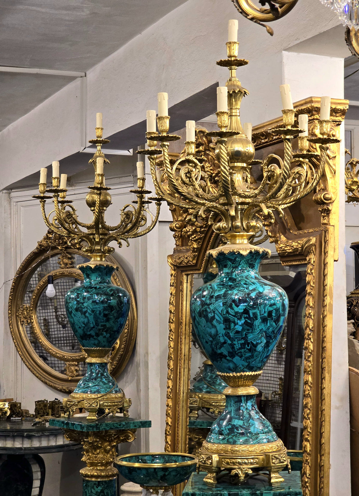 French-Style Porcelain Vase Candelabra – Ornate Gold Leaf & Bronze Decorative Light