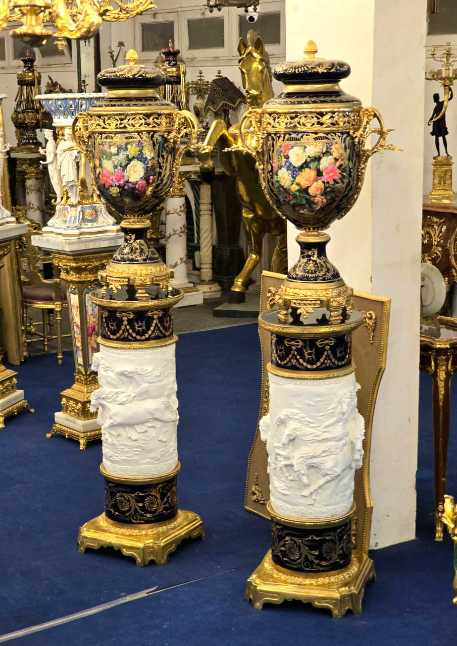 French-Style Blue & White Porcelain Vase with Ornate Pedestal – Gold Leaf, Bronze & Sculpted Details