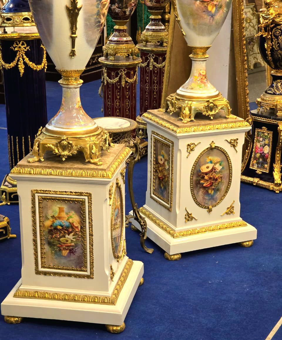 French-Style Porcelain Vase & Pedestal Set – Hand-Painted Scenic Details with Gold Leaf & Bronze