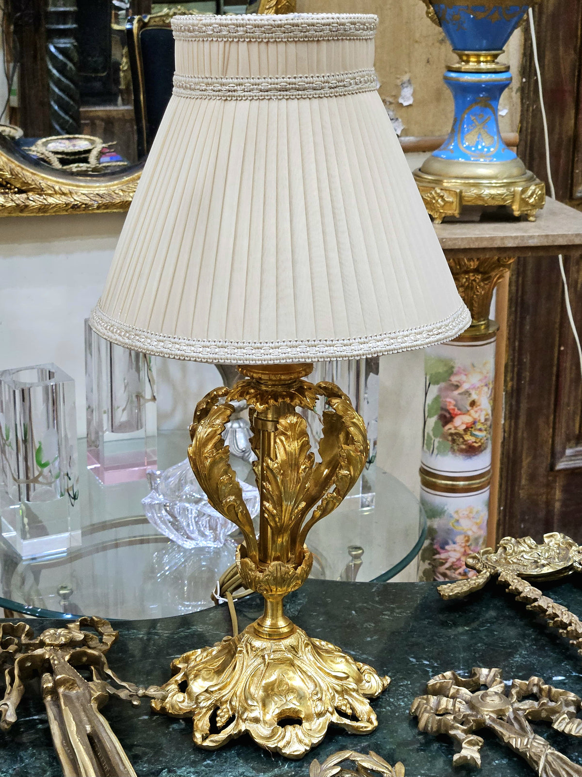 French-Style Gold Leaf Table Lamp – Delicate Bronze Base with Ornate Leaf Motifs & Pleated Shade