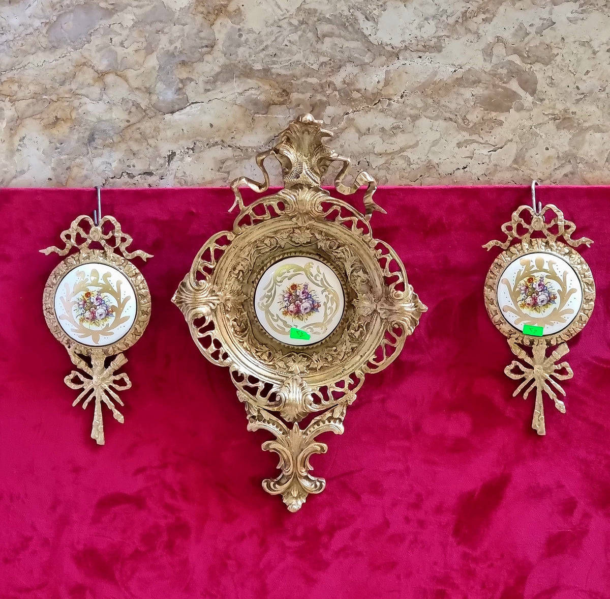 French-Style Gilded Porcelain Wall Decor – 4-Piece Floral Medallion & Ornate Gold Leaf Collection