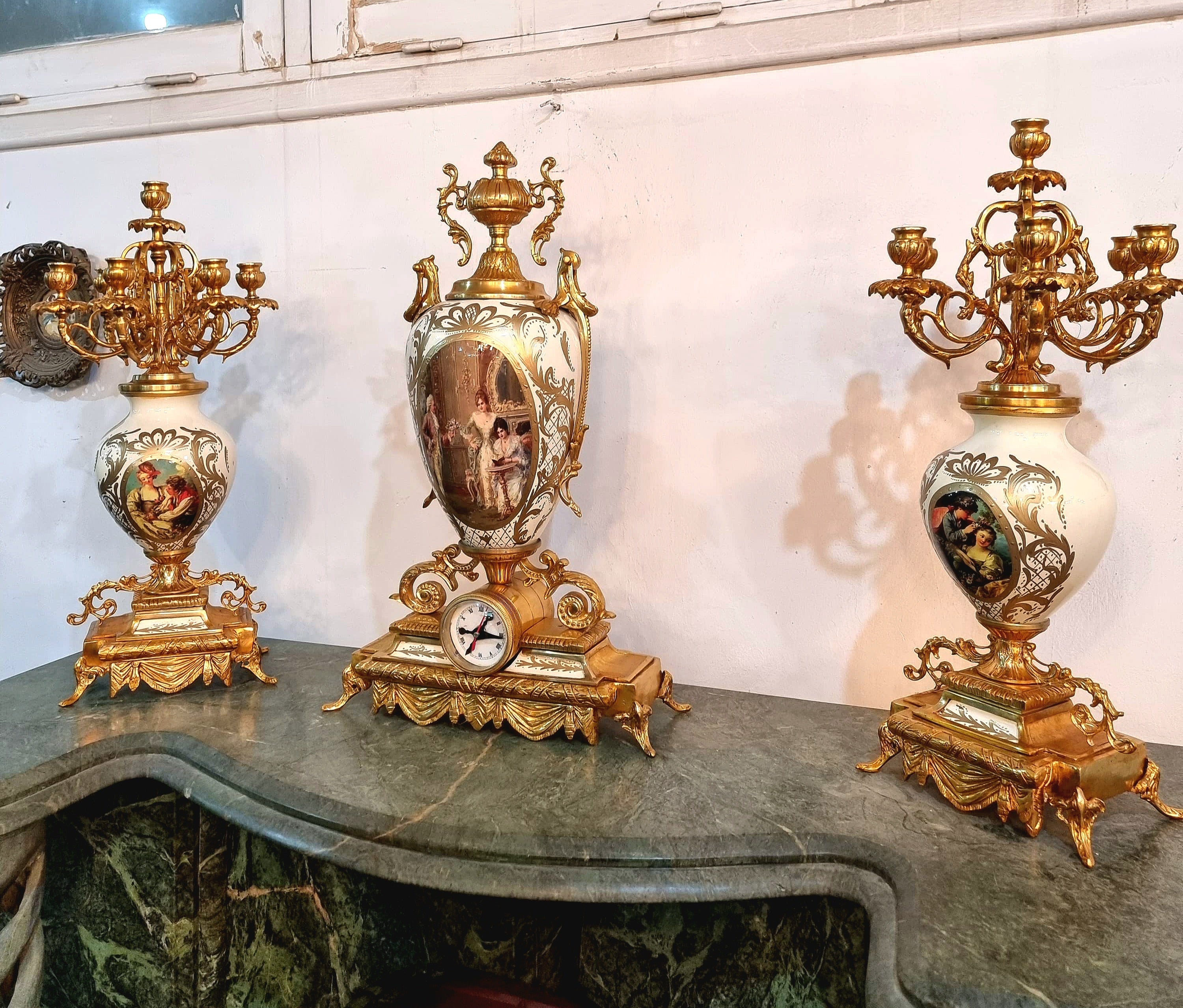 Elegant French Porcelain Mantel Clock & Candelabra Set – Gold Leaf & Bronze Tabletop Décor