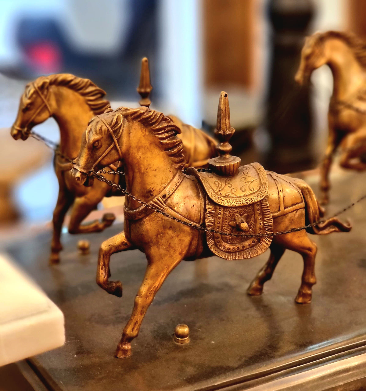 French-Style Gilded Bronze Carriage Clock – Horse-Drawn Chariot with Ornate Gold Leaf Details