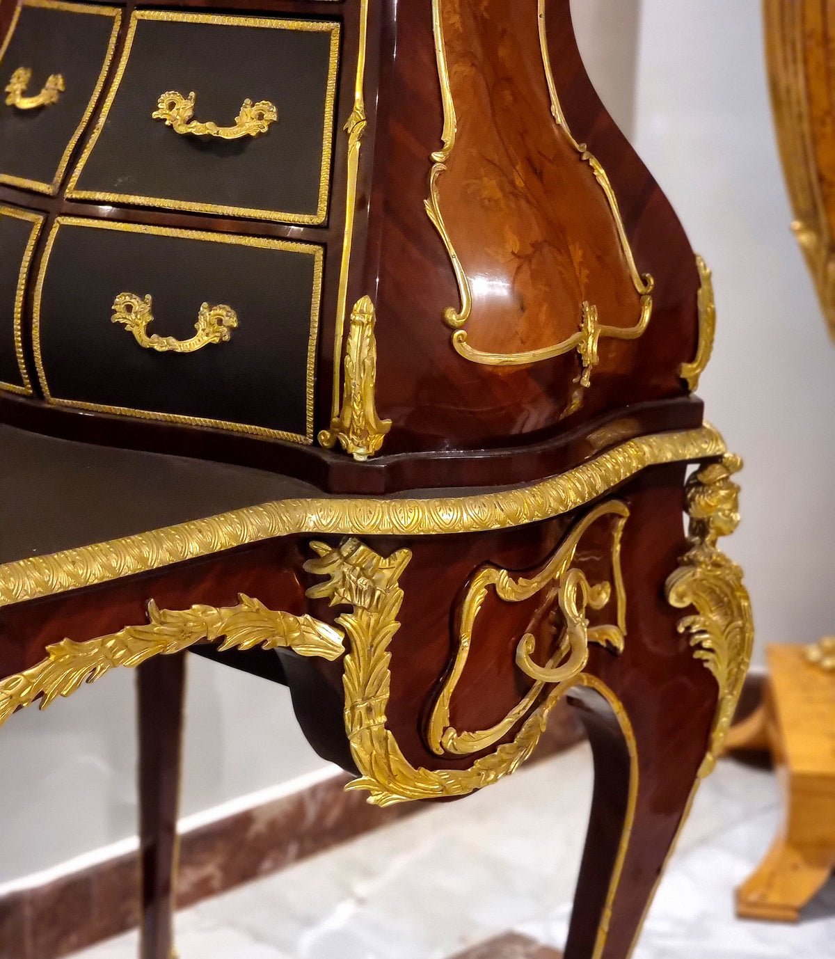 Grand Louis XV Style Writing Desk – 8 Drawers, Gilt Bronze & Gold Leaf Details, François Linke Inspired