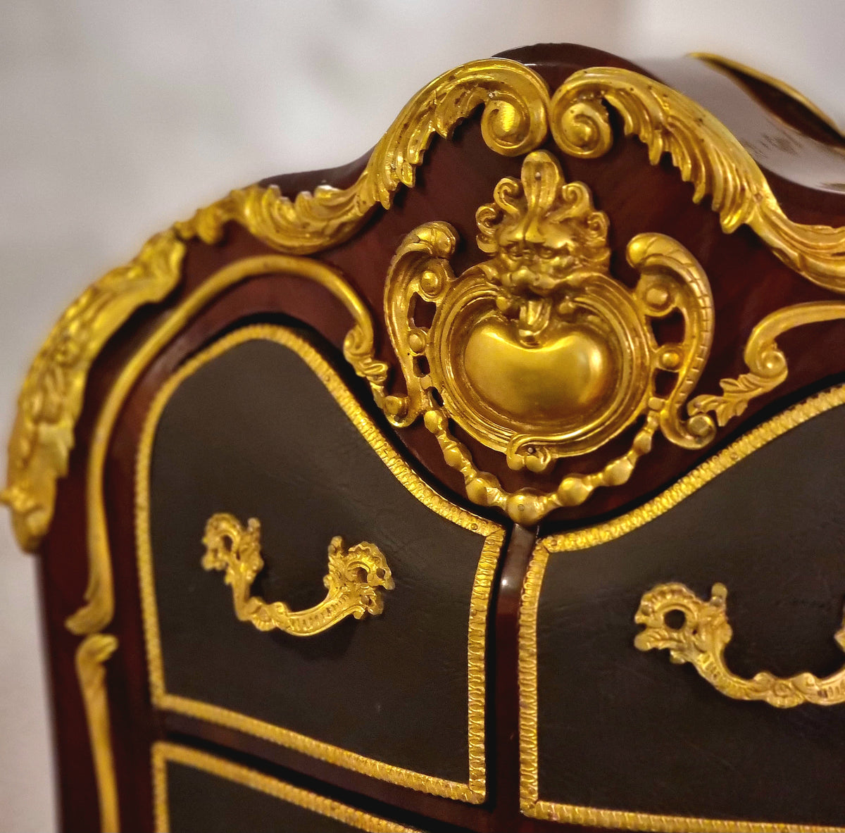 Grand Louis XV Style Writing Desk – 8 Drawers, Gilt Bronze & Gold Leaf Details, François Linke Inspired