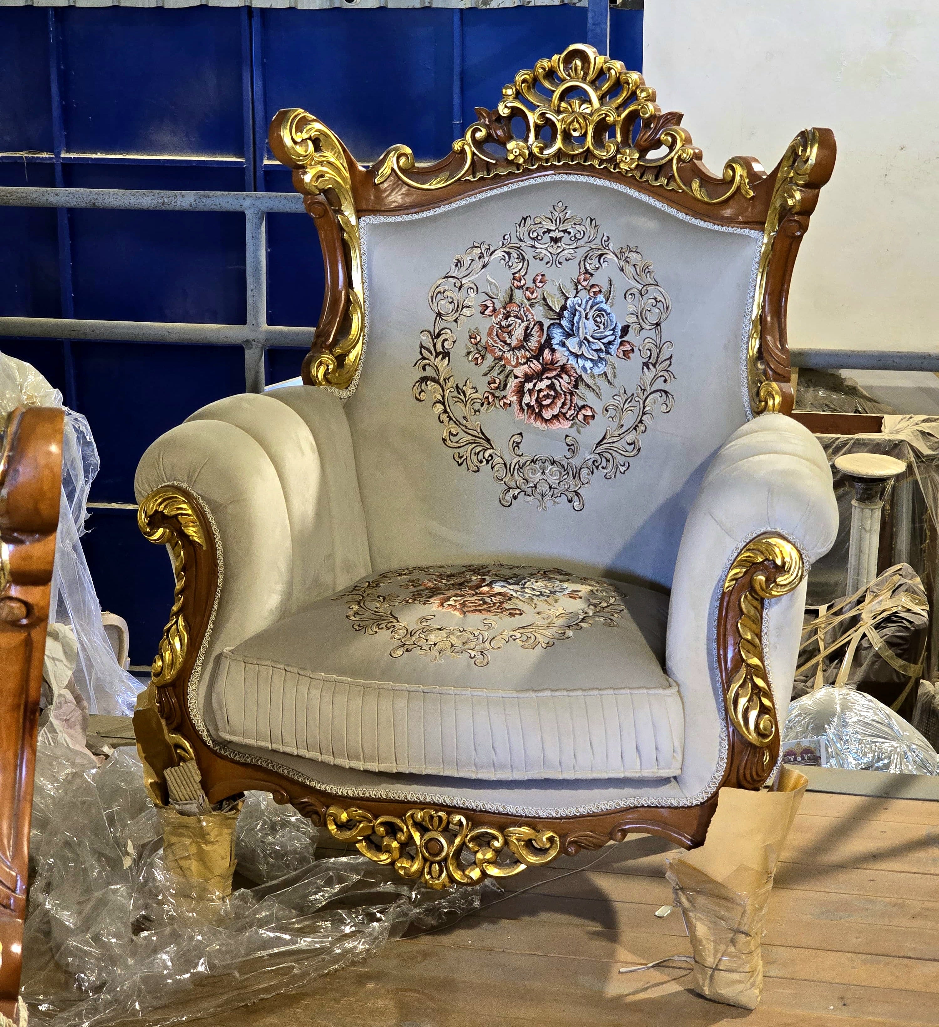 French Bergère Armchair in Ivory Floral Velvet – Carved Wood & Gold Leaf Frame