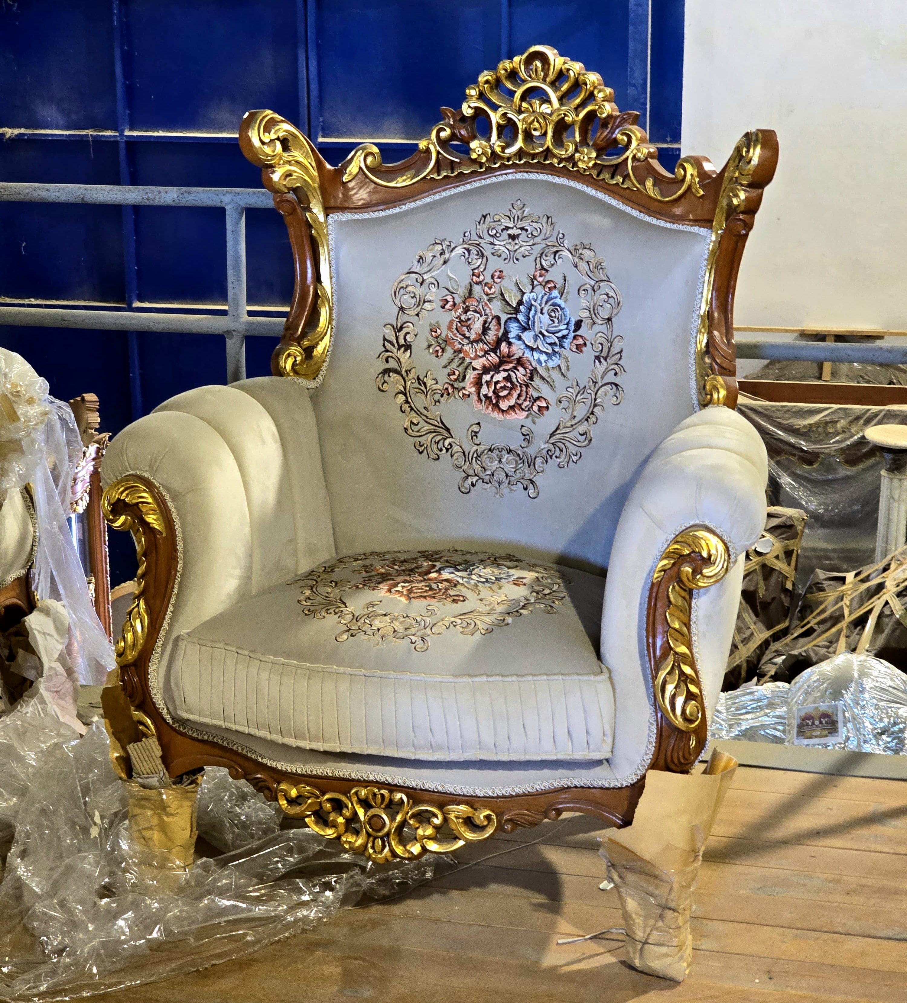French Bergère Armchair in Ivory Floral Velvet – Carved Wood & Gold Leaf Frame
