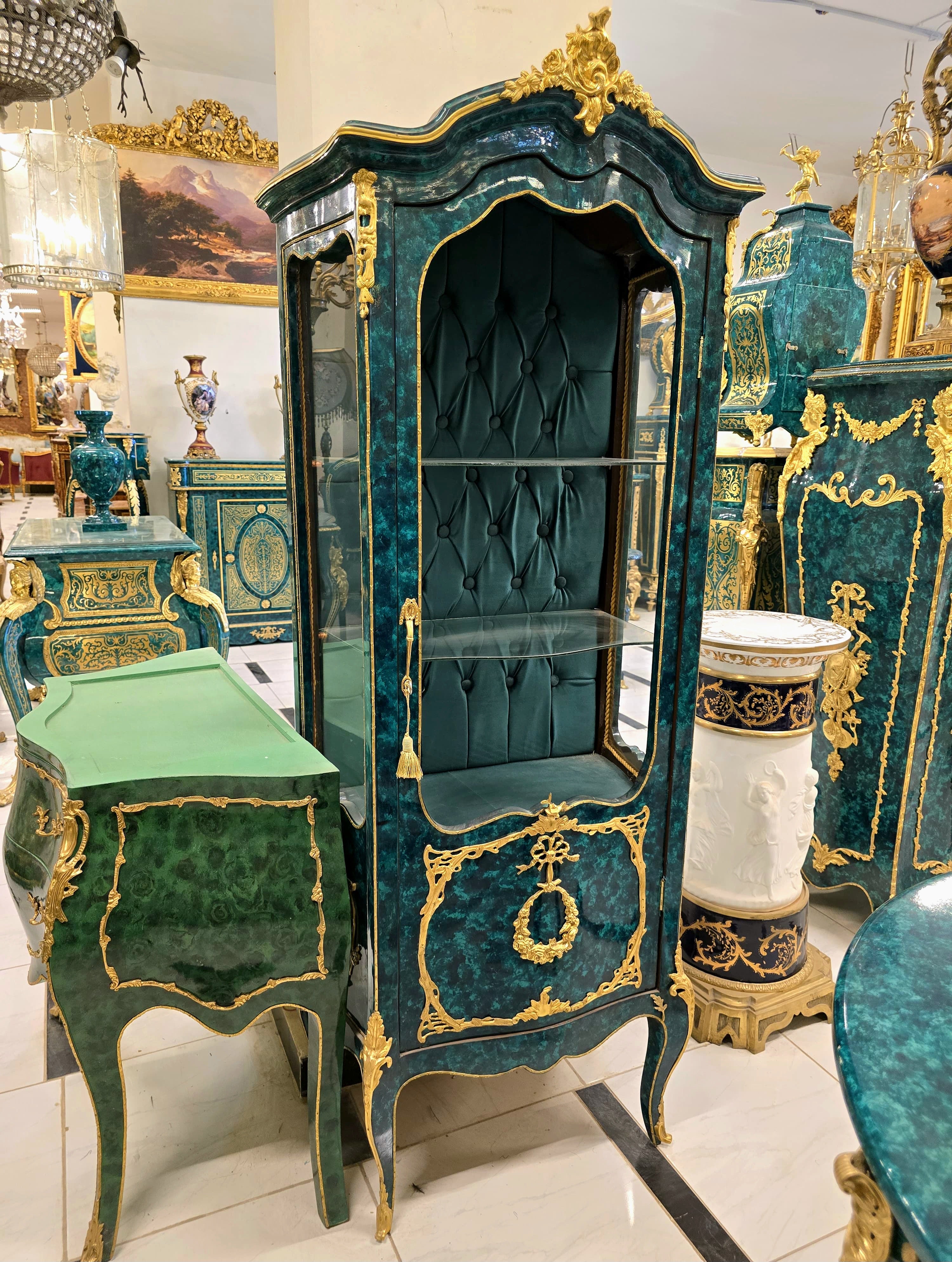 French Baroque Bottle Green Display Cabinet with Gold Leaf & Bronze Details – Velvet Interior Vitrine
