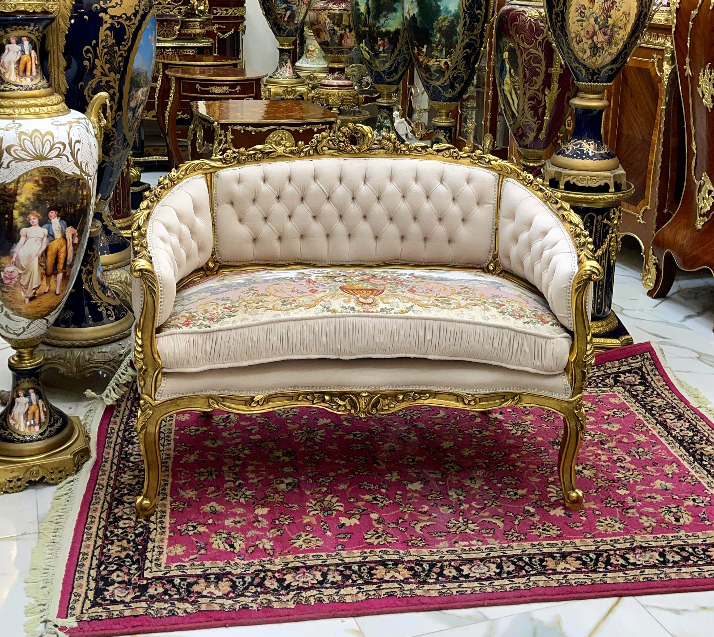Romantic Italian-Style Damask Sofa – Ivory & Beige Upholstery with Gilded Details