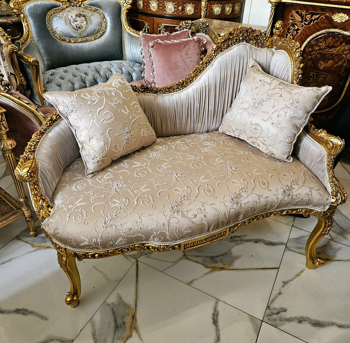 French Rococo Style Settee Sofa – Beige Embroidered Upholstery with Ornate Gold Leaf Frame