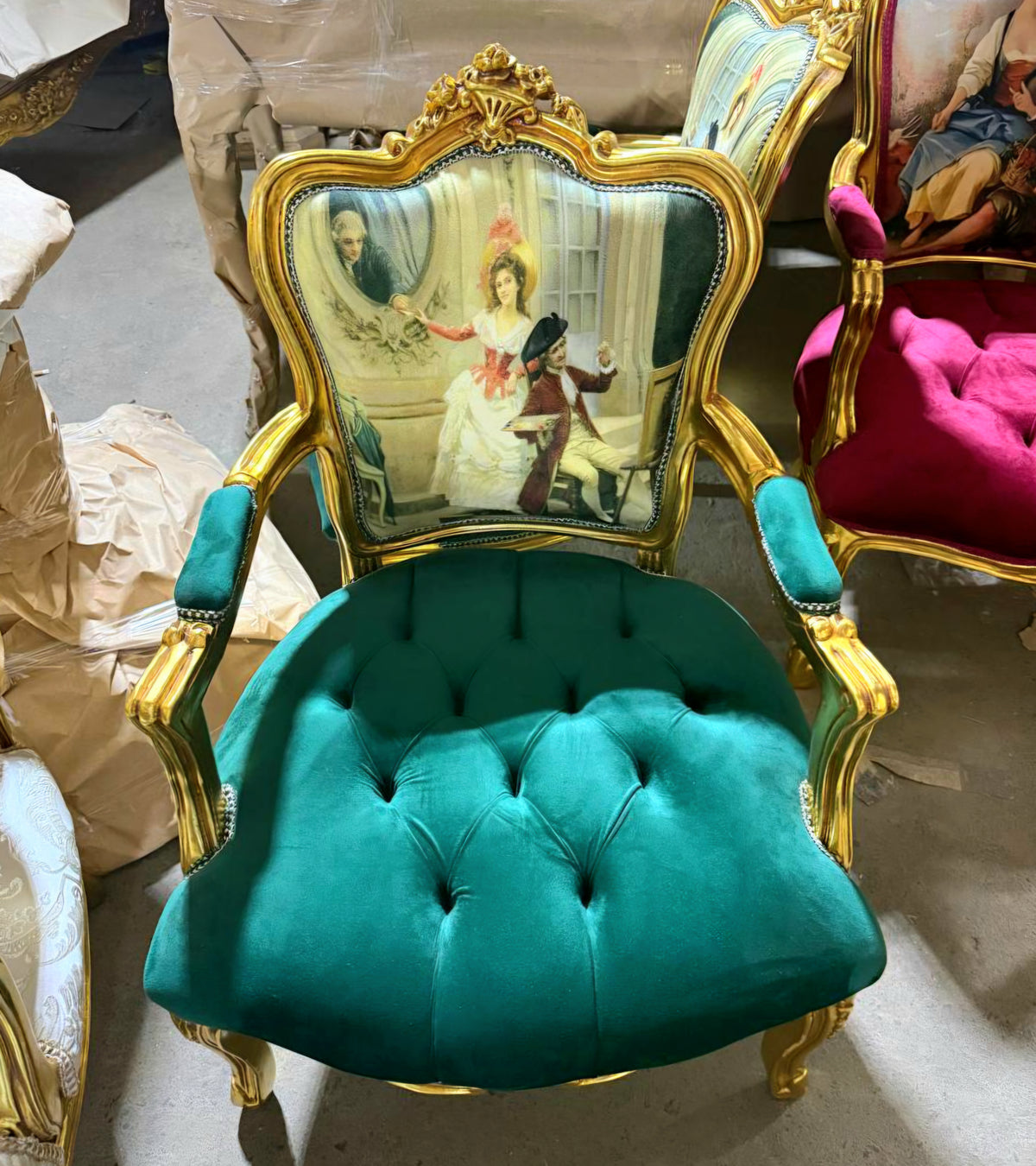 French-Style Green Velvet Armchair – Tufted Upholstery with Ornate Gold Leaf Frame