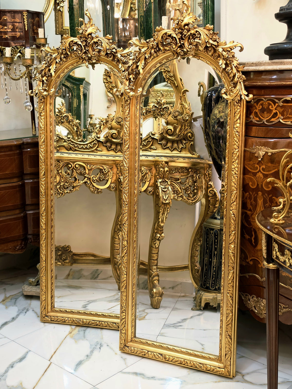 Grand French-Style Gilded Wall Mirror – Ornate Floral Crest, Sculpted Foliage & Gold Leaf Frame