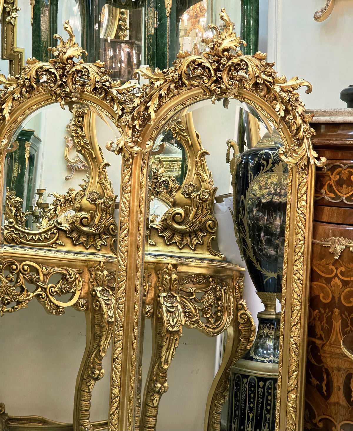 Grand French-Style Gilded Wall Mirror – Ornate Floral Crest, Sculpted Foliage & Gold Leaf Frame