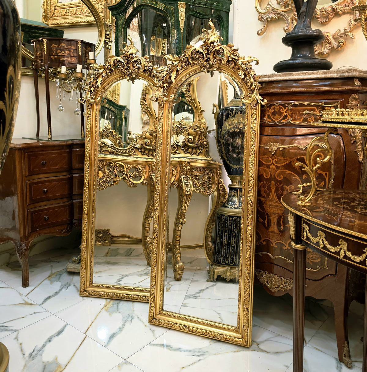 Grand French-Style Gilded Wall Mirror – Ornate Floral Crest, Sculpted Foliage & Gold Leaf Frame