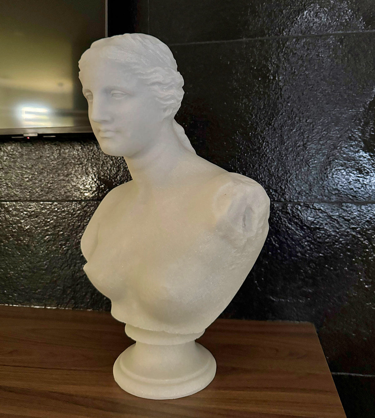 One-of-a-Kind Hand-Carved Natural Marble Bust Sculpture – Bust of Venus de Milo