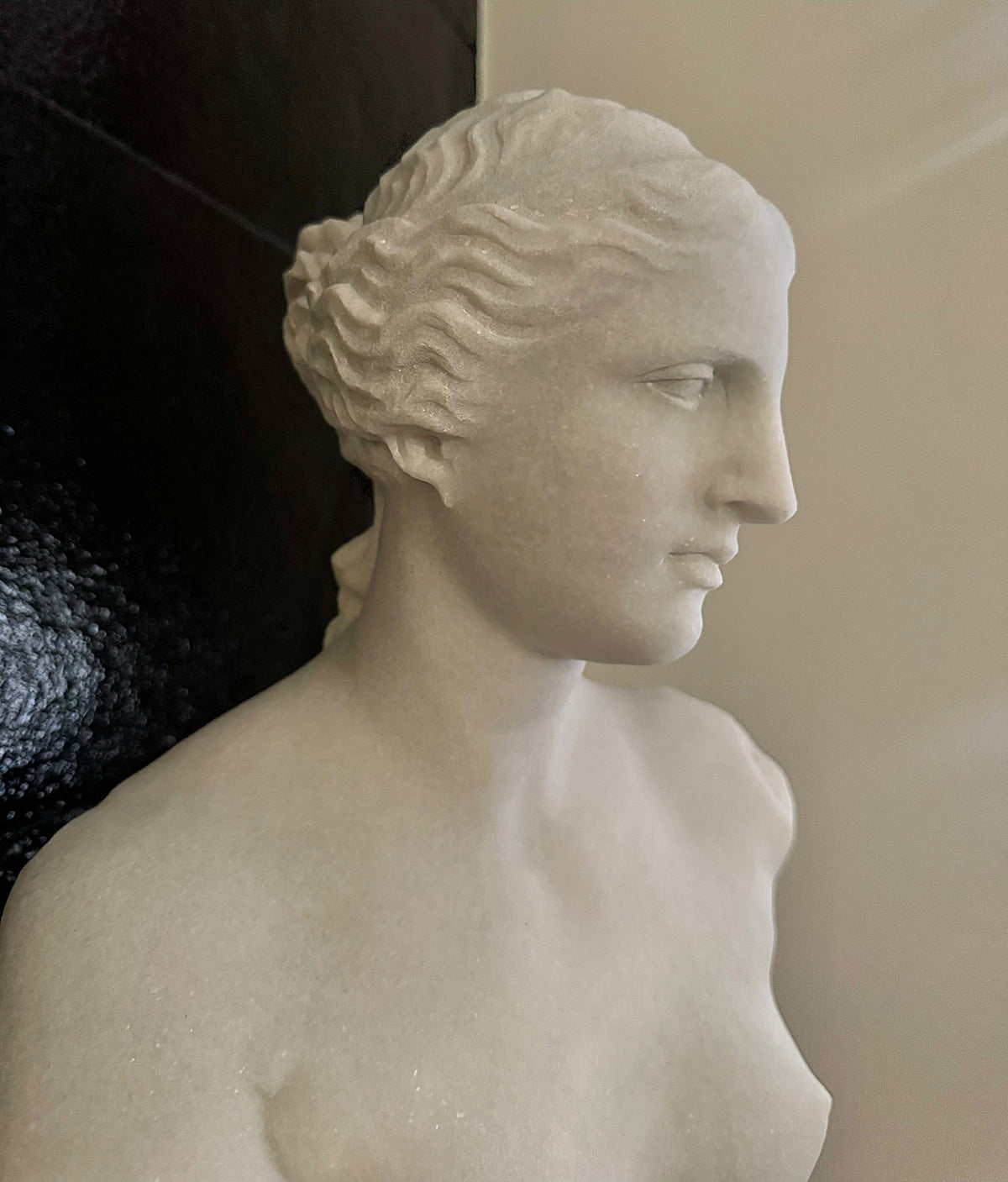 One-of-a-Kind Hand-Carved Natural Marble Bust Sculpture – Bust of Venus de Milo