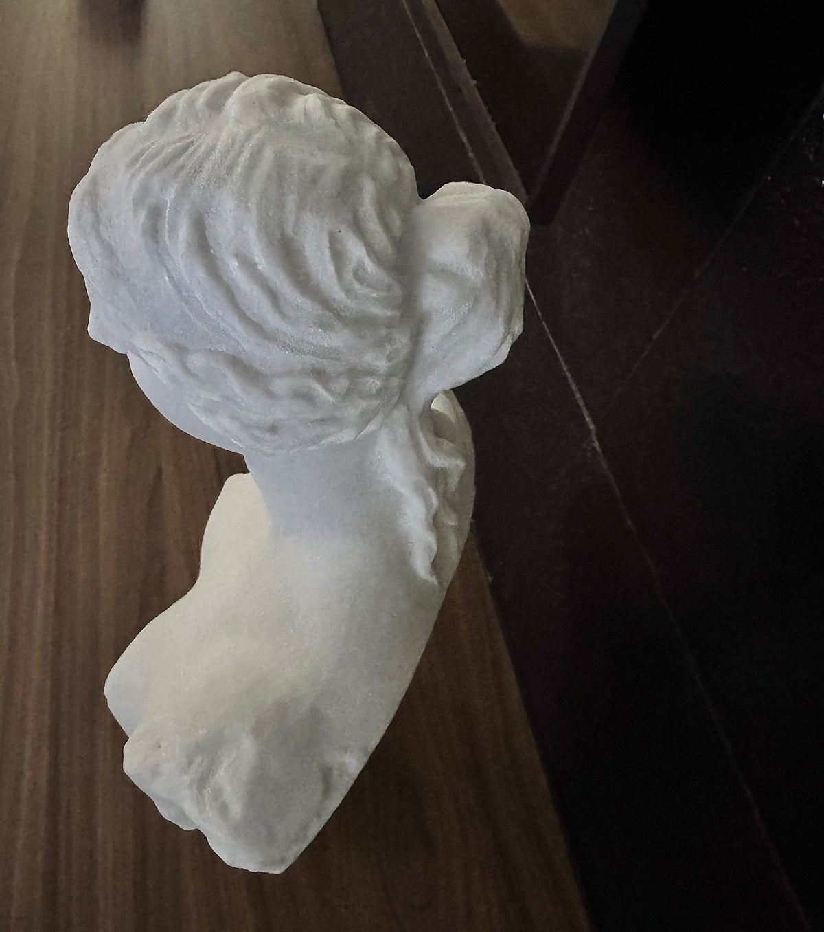 One-of-a-Kind Hand-Carved Natural Marble Bust Sculpture – Bust of Venus de Milo