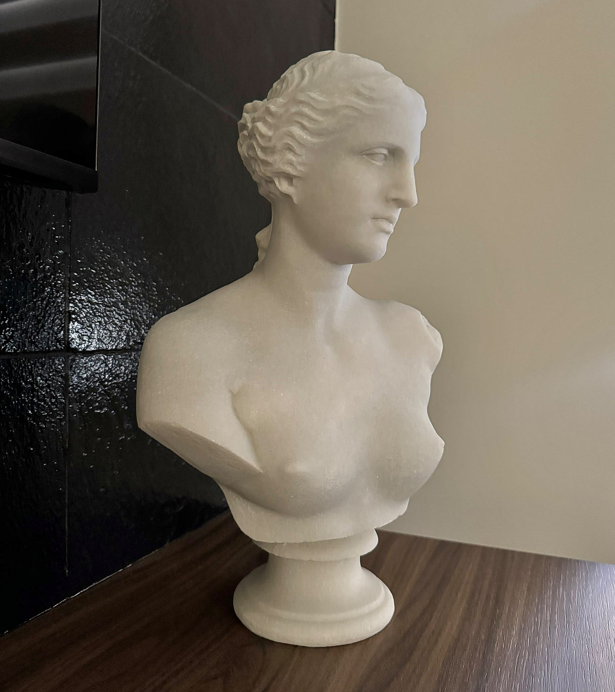One-of-a-Kind Hand-Carved Natural Marble Bust Sculpture – Bust of Venus de Milo