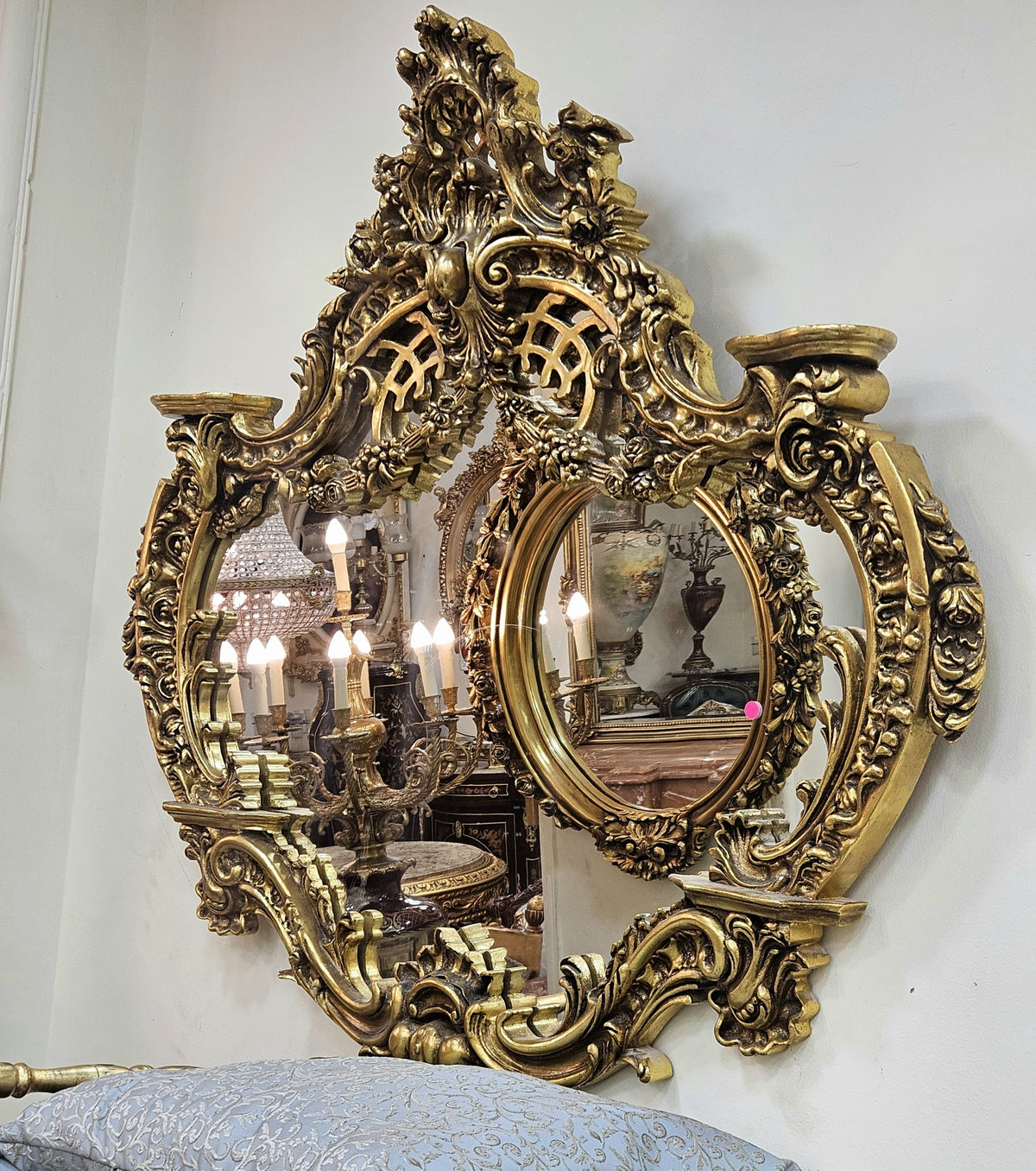 Botanical Majesty – French Baroque Wall Mirror with Intricately Carved Gold Leaf Frame & Ornamental Foliage