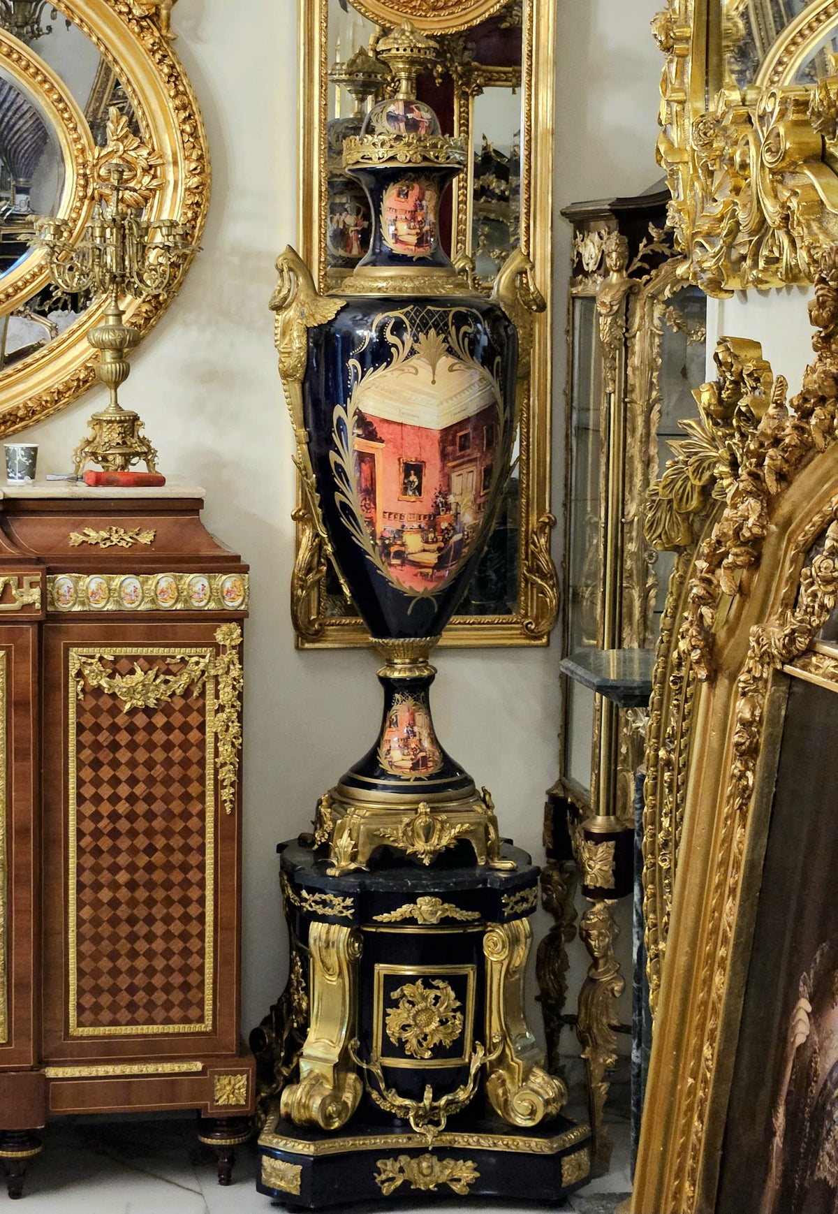 Midnight Court – French-Inspired Black Porcelain Vase on Ornate Pedestal with Victorian Scenes & Lavish Gilded Accents