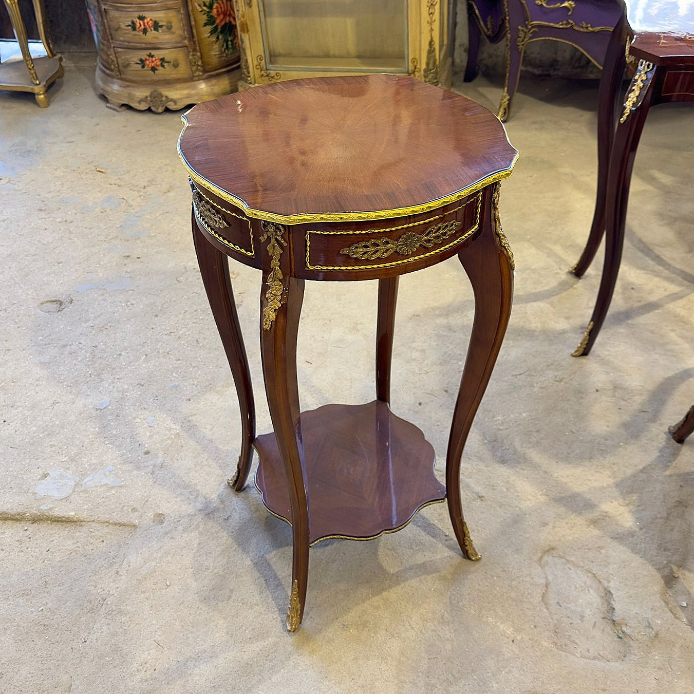 Baroque Style Side Table – Classic Decorative Accent Furniture