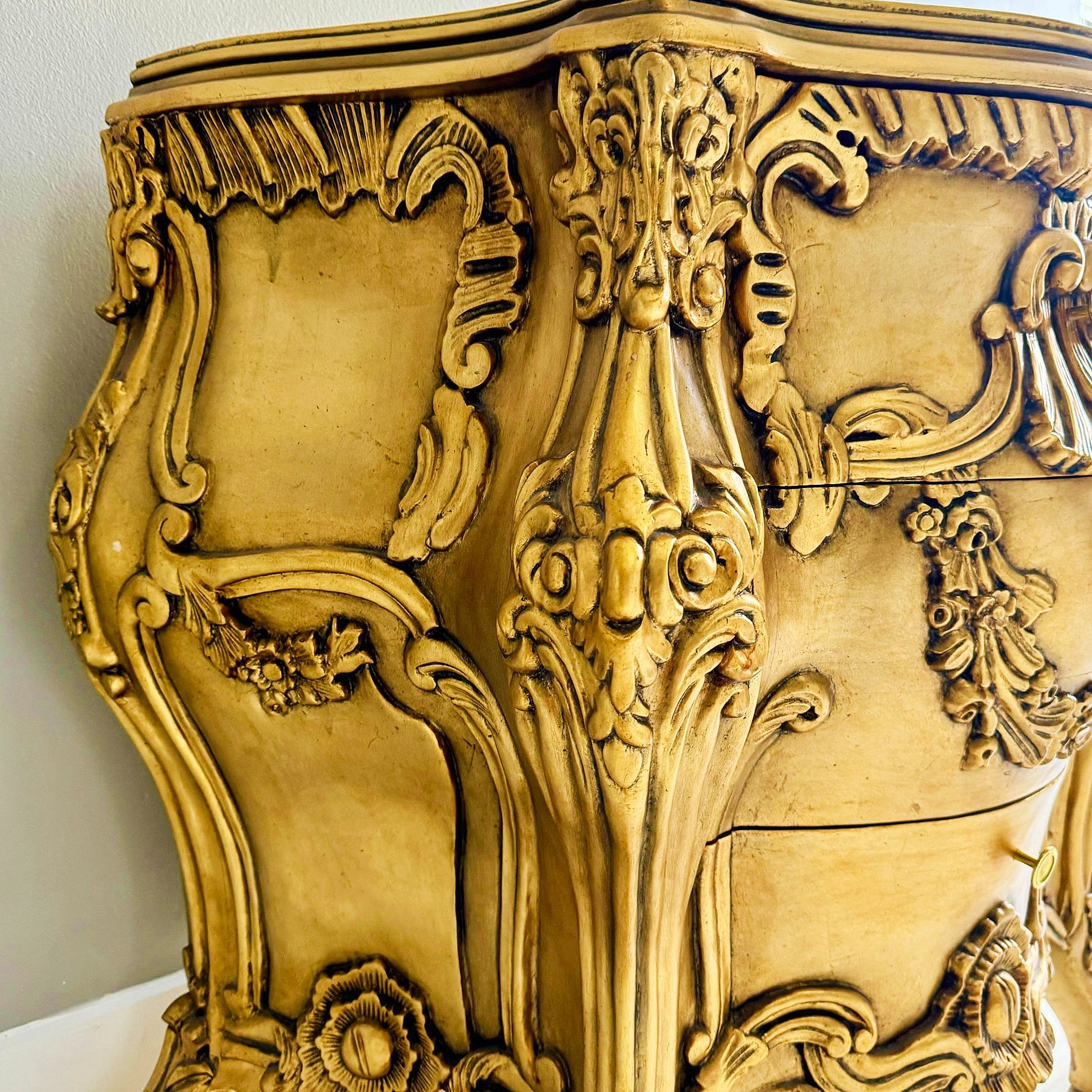 French Baroque Style Gold Commode Bedside Table *3 drawers*