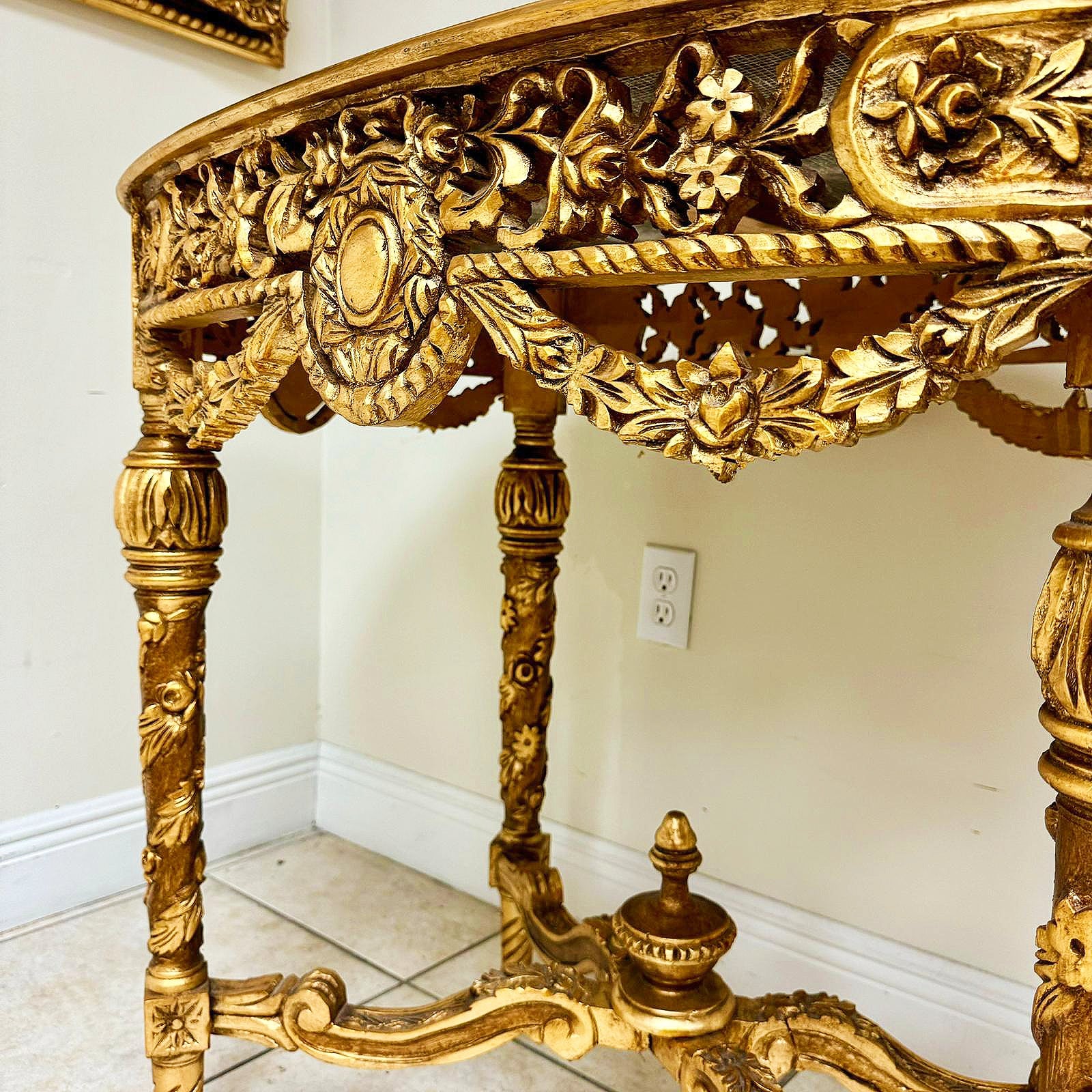 Coffee Table Marble Topped French Style Gold Leaf Details Furniture Table