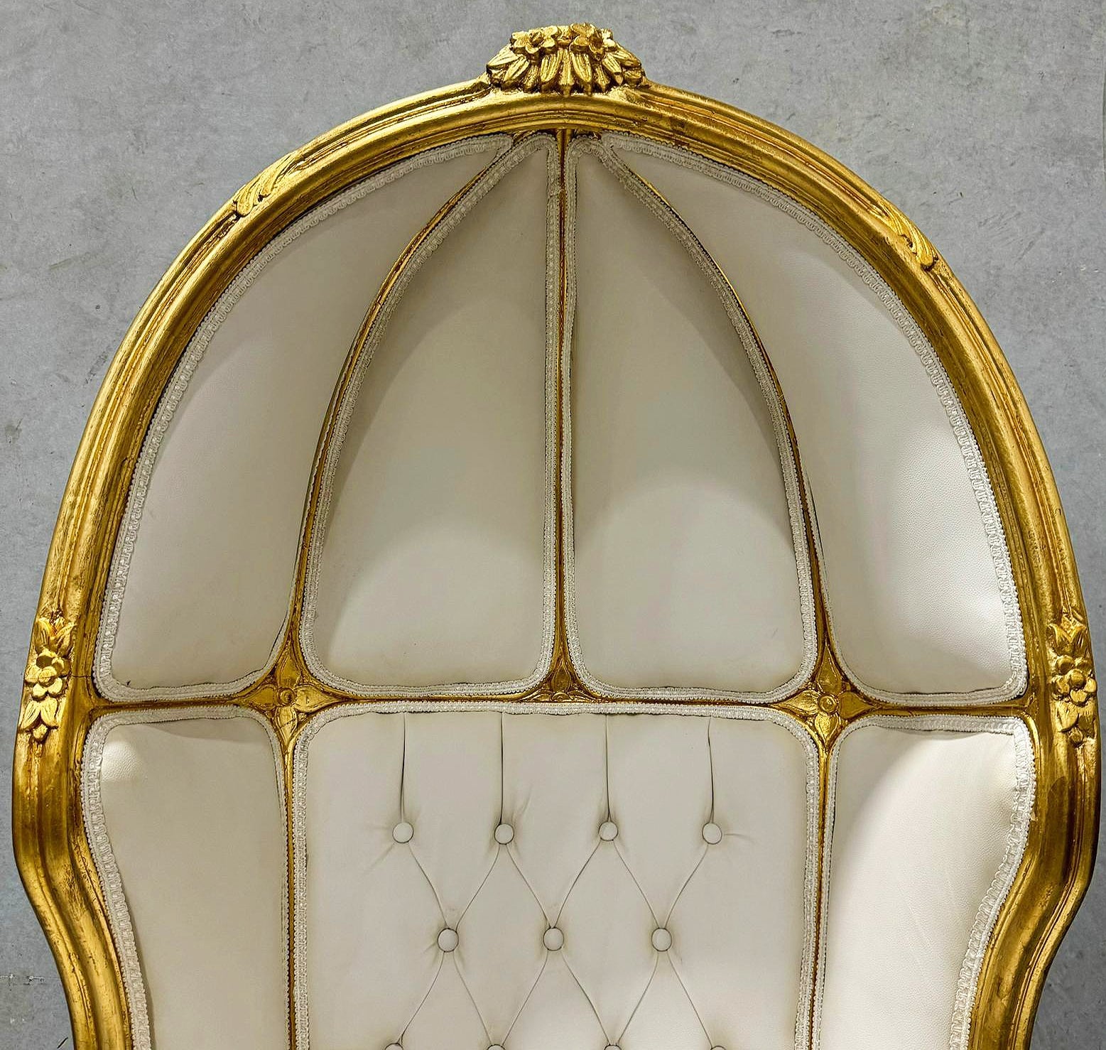 Balloon Chair French Style Off-White Velvet High-Back Canopy Lacquer Chair